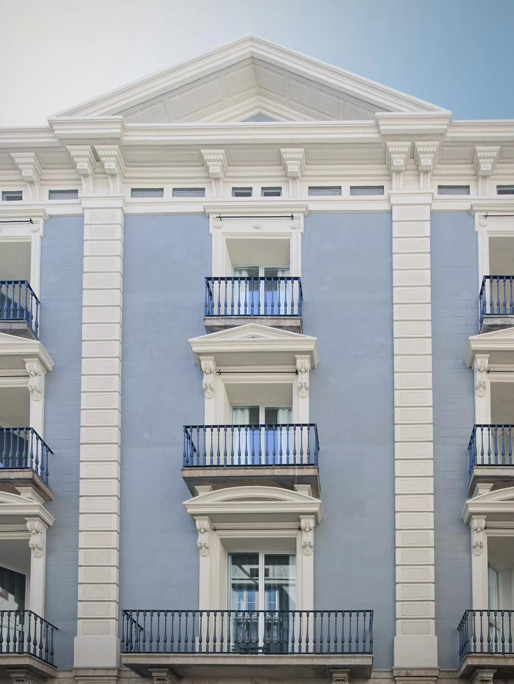 Facade/entrance in Onix Liceo