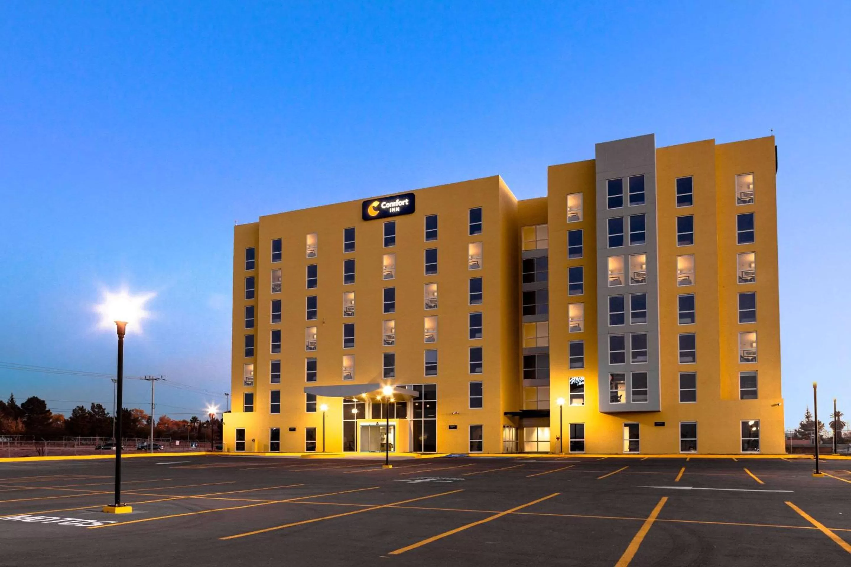 Property building in Comfort Inn Delicias