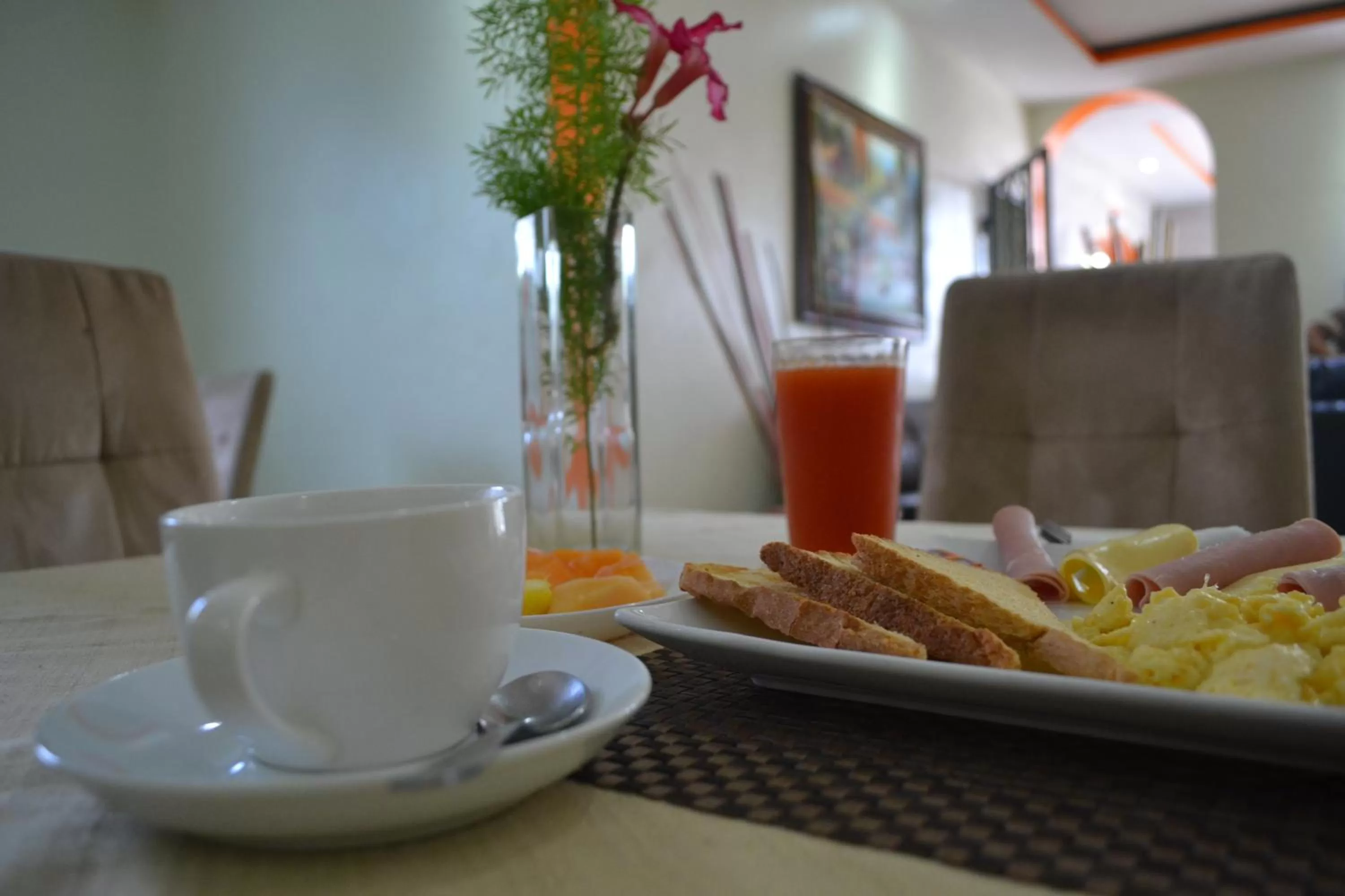 Breakfast in Hotel Renacer