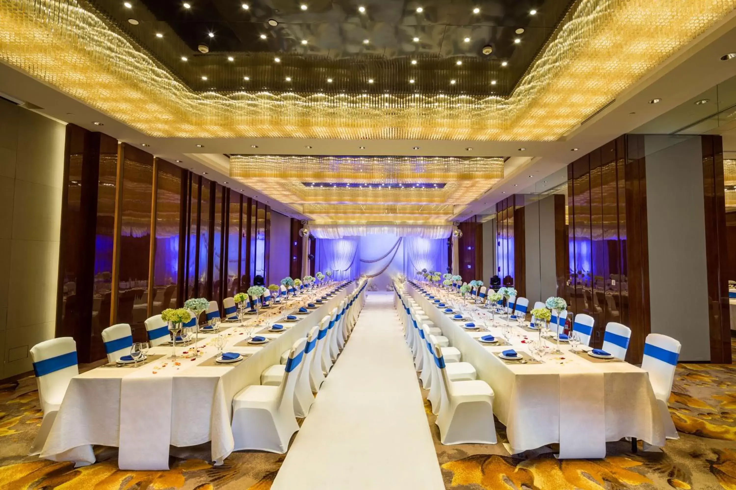 Meeting/conference room, Restaurant/Places to Eat in Hilton Urumqi