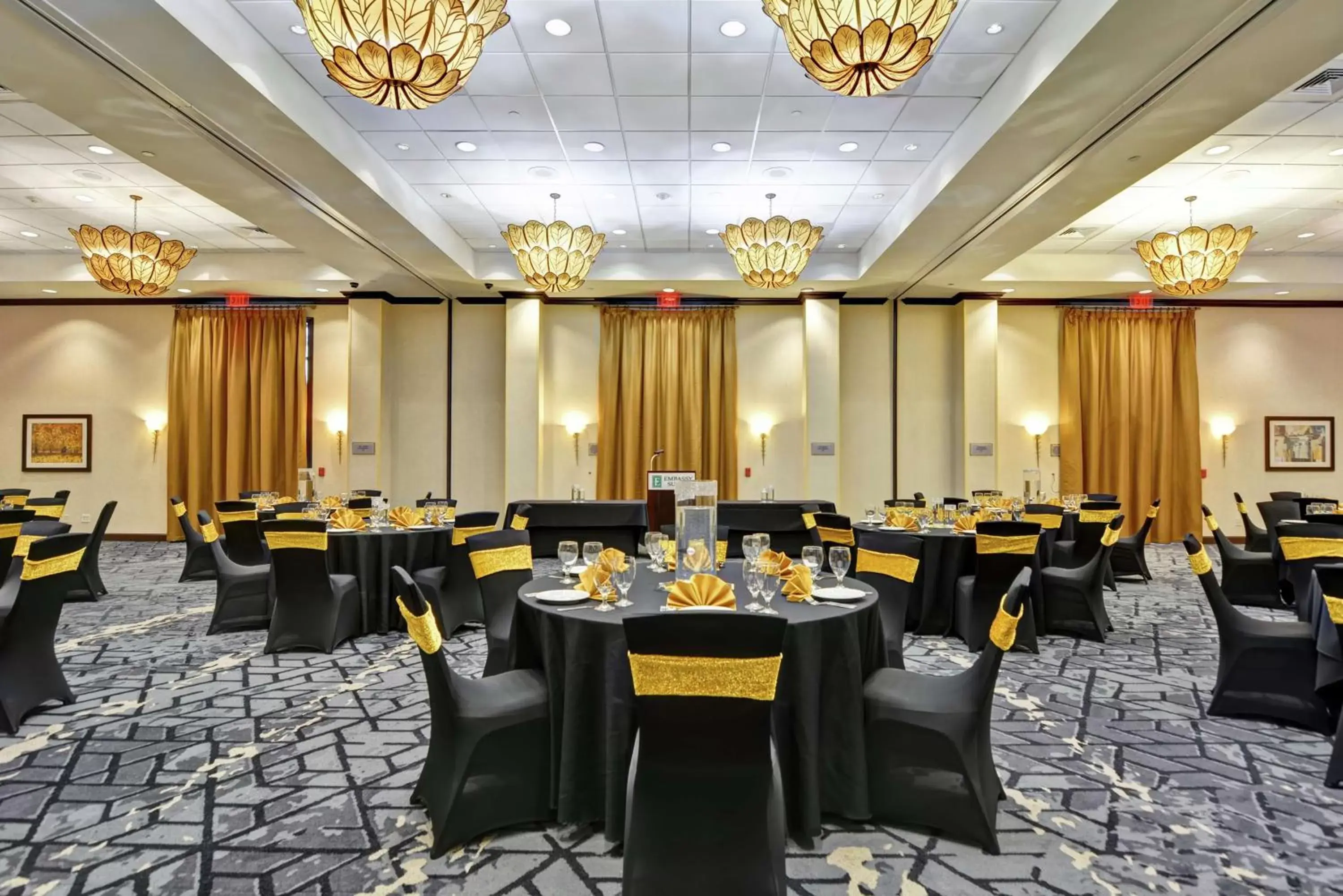Meeting/conference room, Banquet Facilities in Embassy Suites Savannah Airport