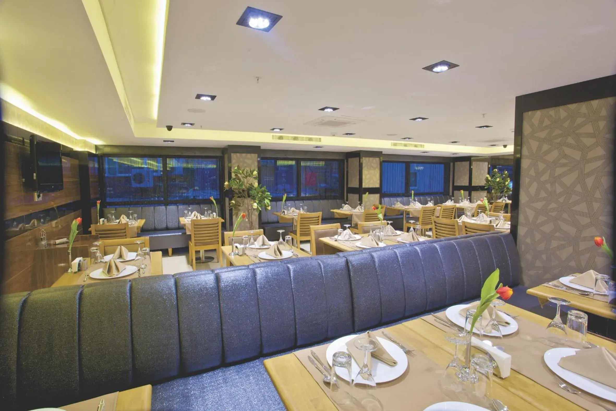 Restaurant/Places to Eat in Hotel Istanbul Trend