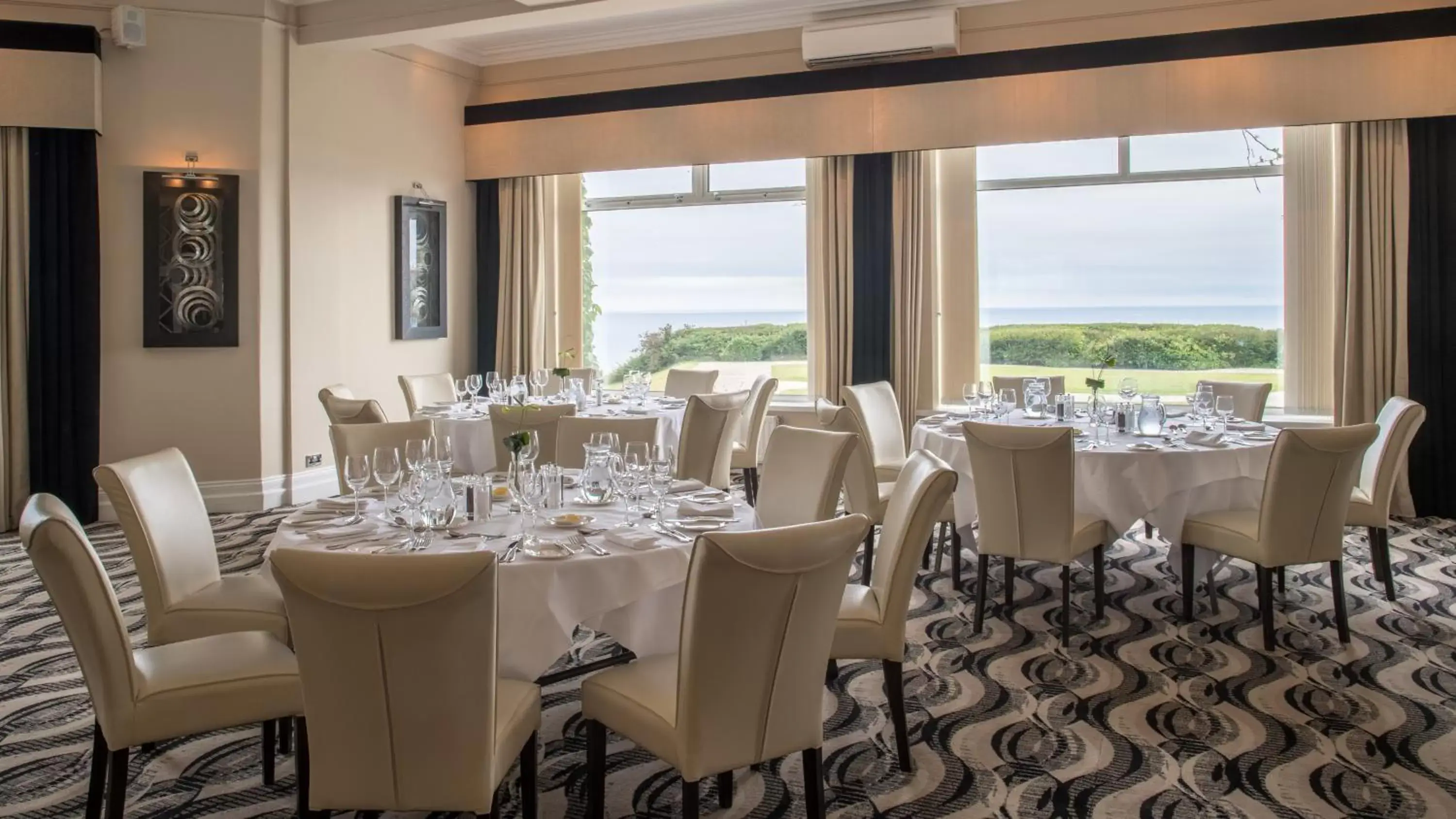 Restaurant/Places to Eat in The Carlyon Bay Hotel and Spa