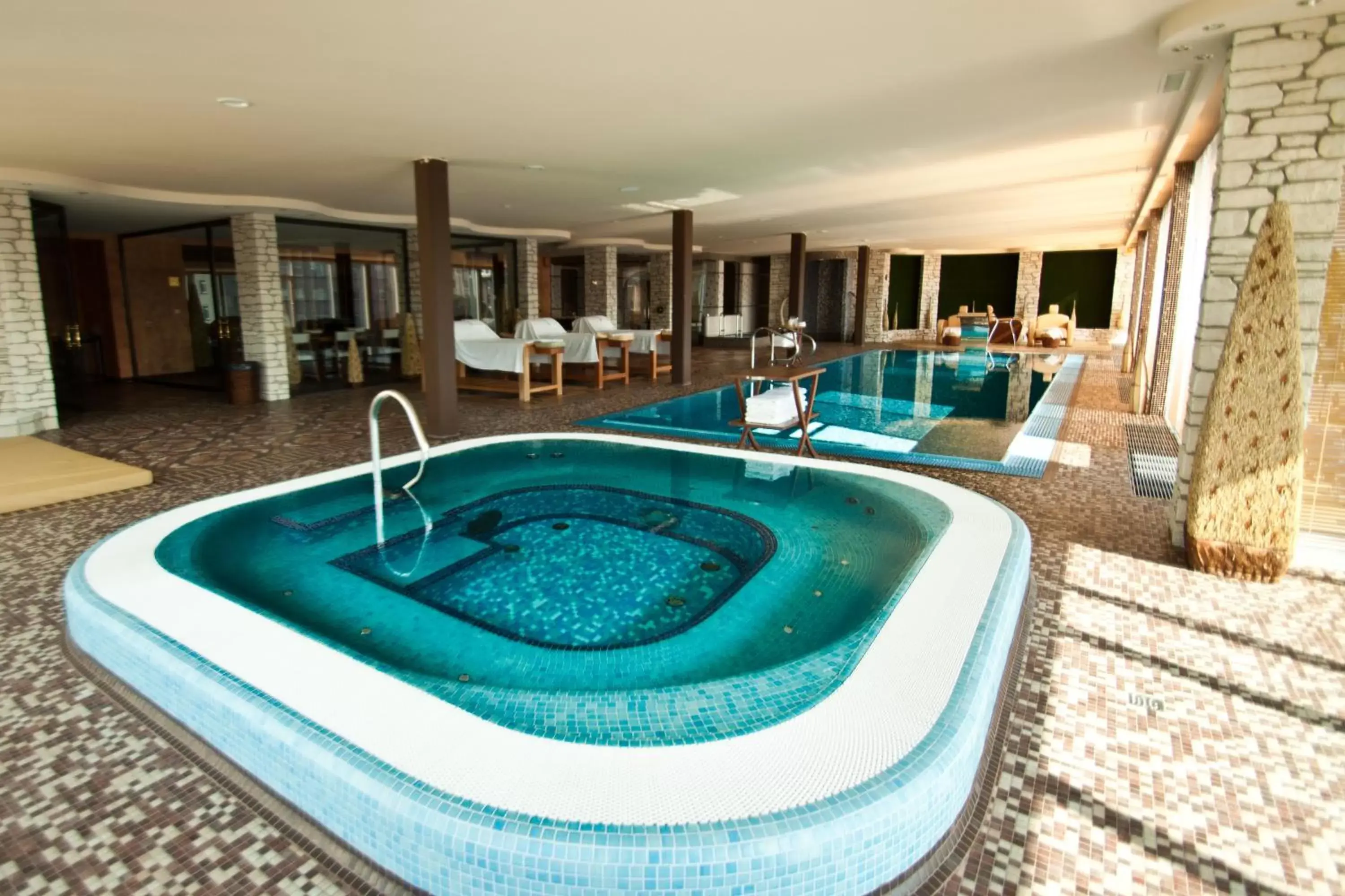 Spa and wellness centre/facilities, Swimming Pool in Royal Casino SPA & Hotel Resort