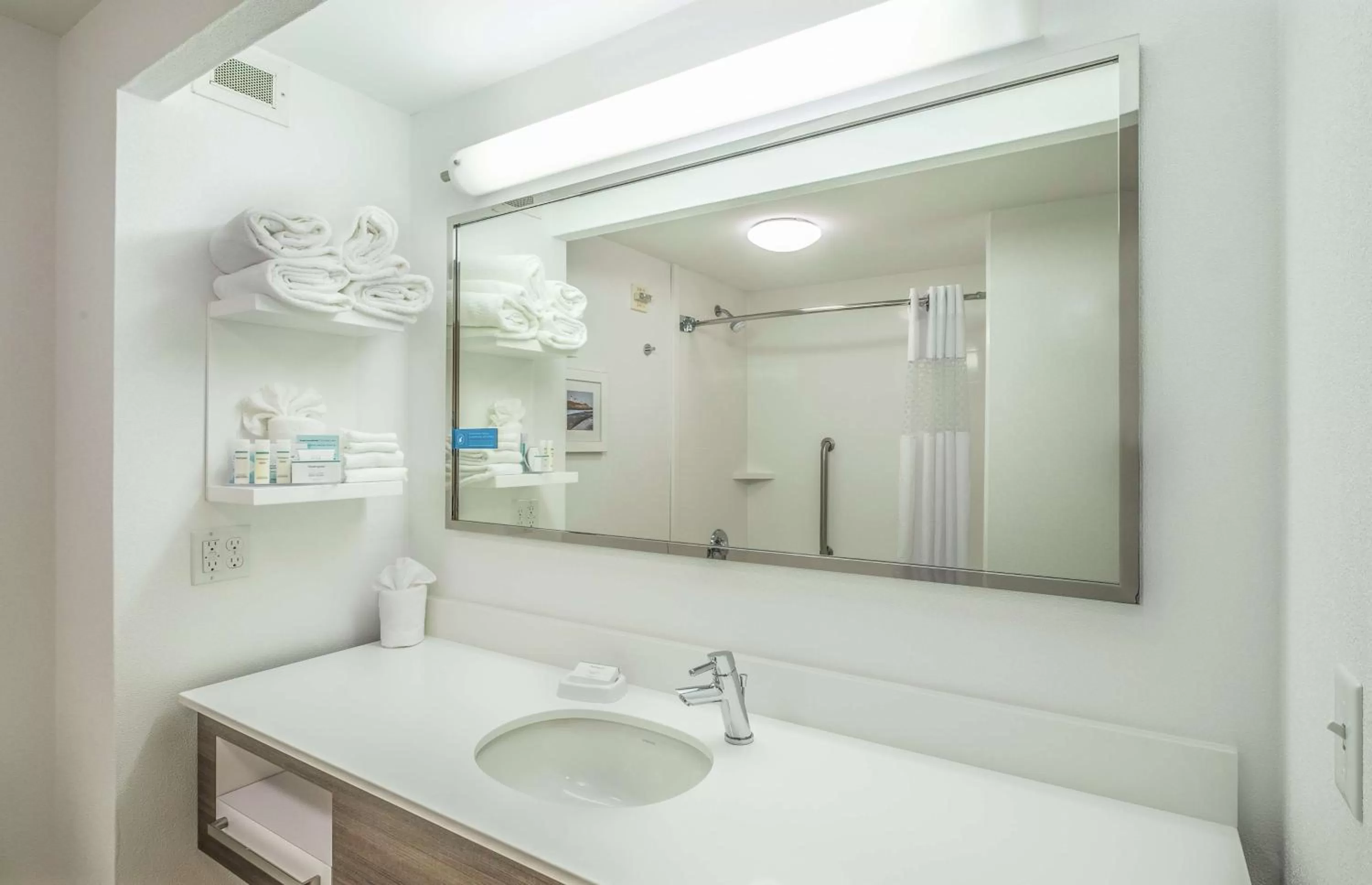 Bathroom in Hampton Inn Waterville