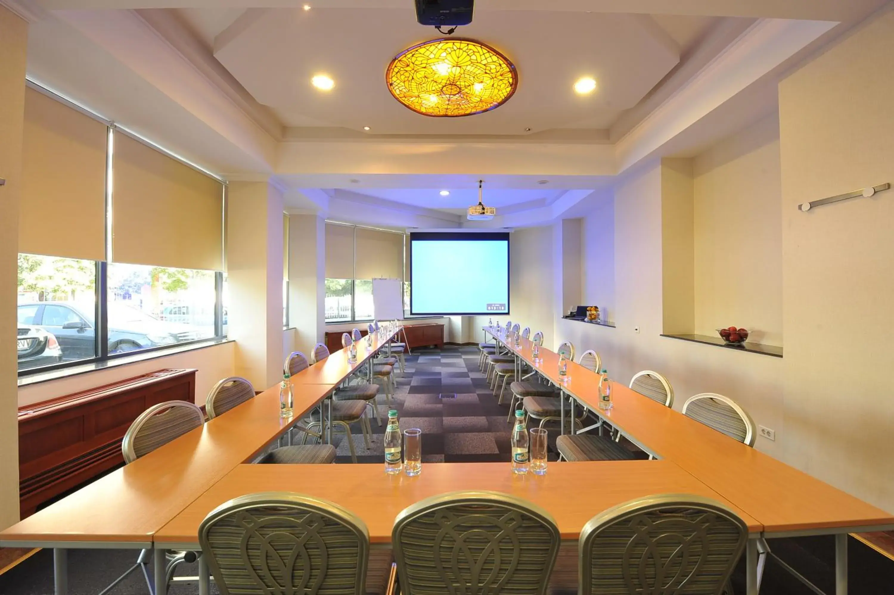 Business facilities in Crystal Palace Hotel