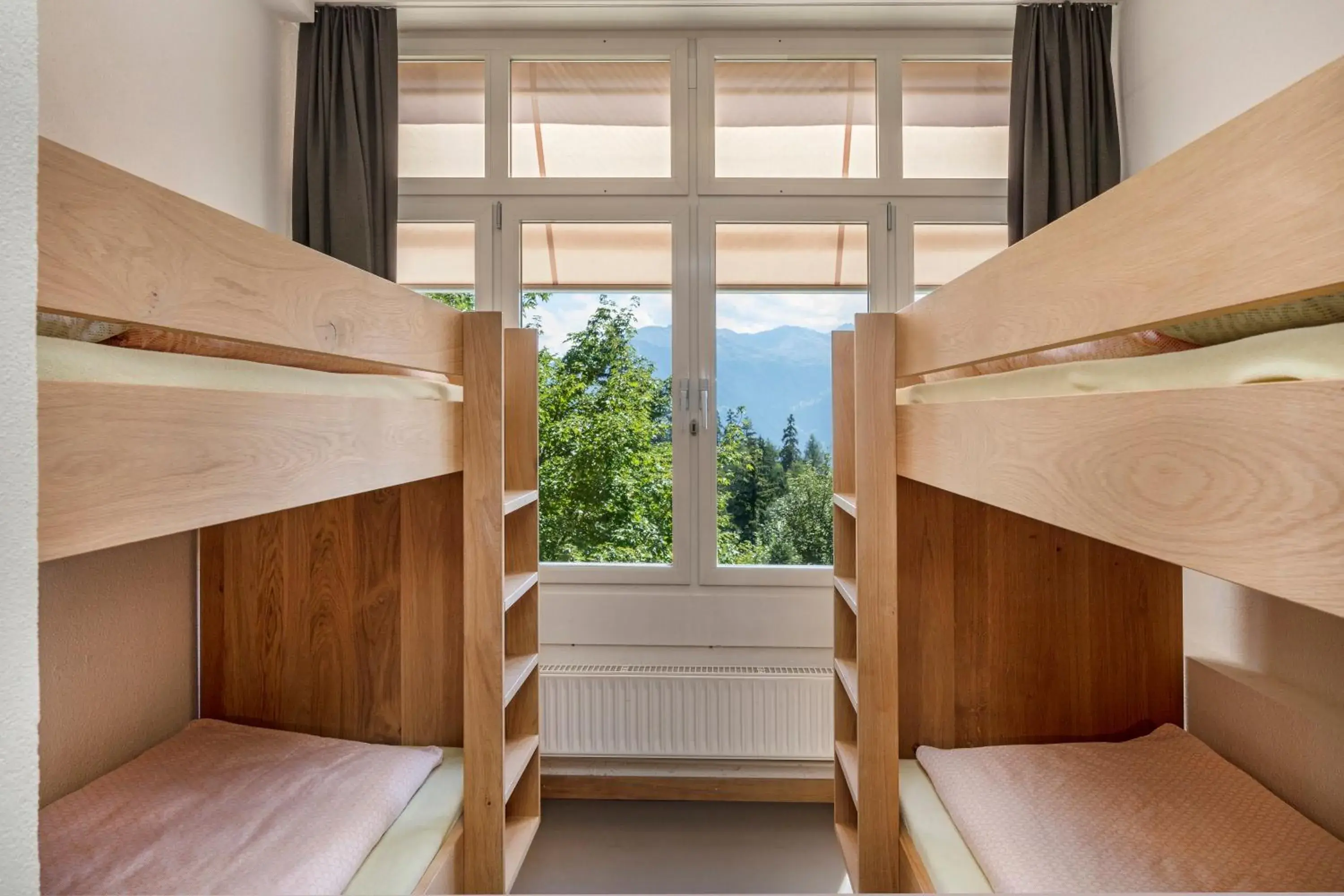 Photo of the whole room, Bunk Bed in Crans-Montana Youth Hostel