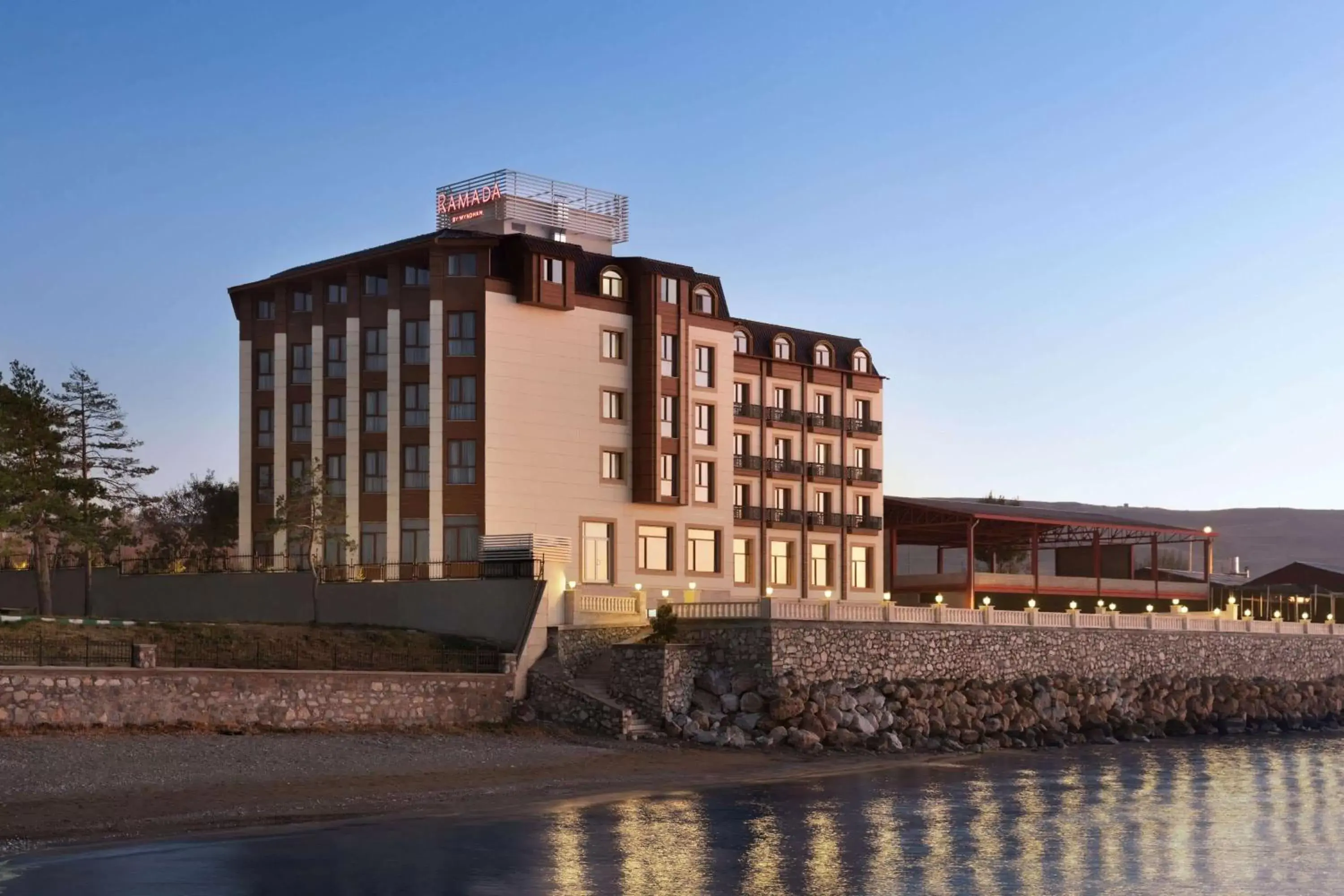 Property building in Ramada by Wyndham Van Property building in Ramada by Wyndham Van