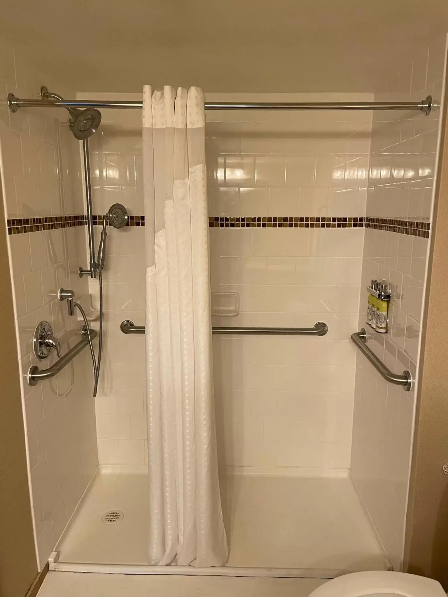Shower, Bathroom in Holiday Inn Express Philadelphia Penn's Landing, an IHG Hotel