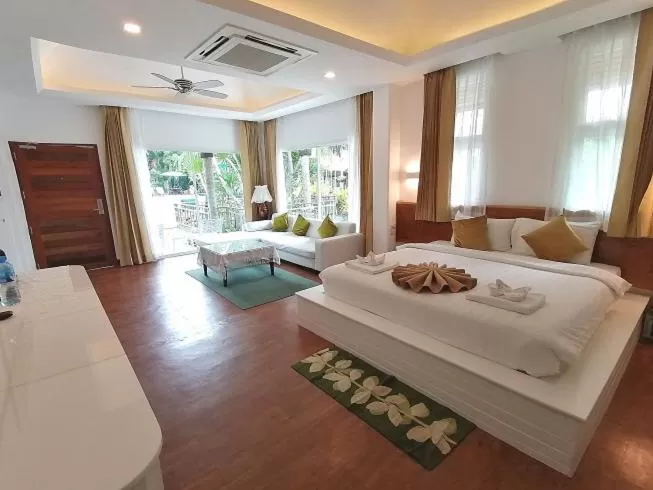 Photo of the whole room, Bed in Green View Village Resort