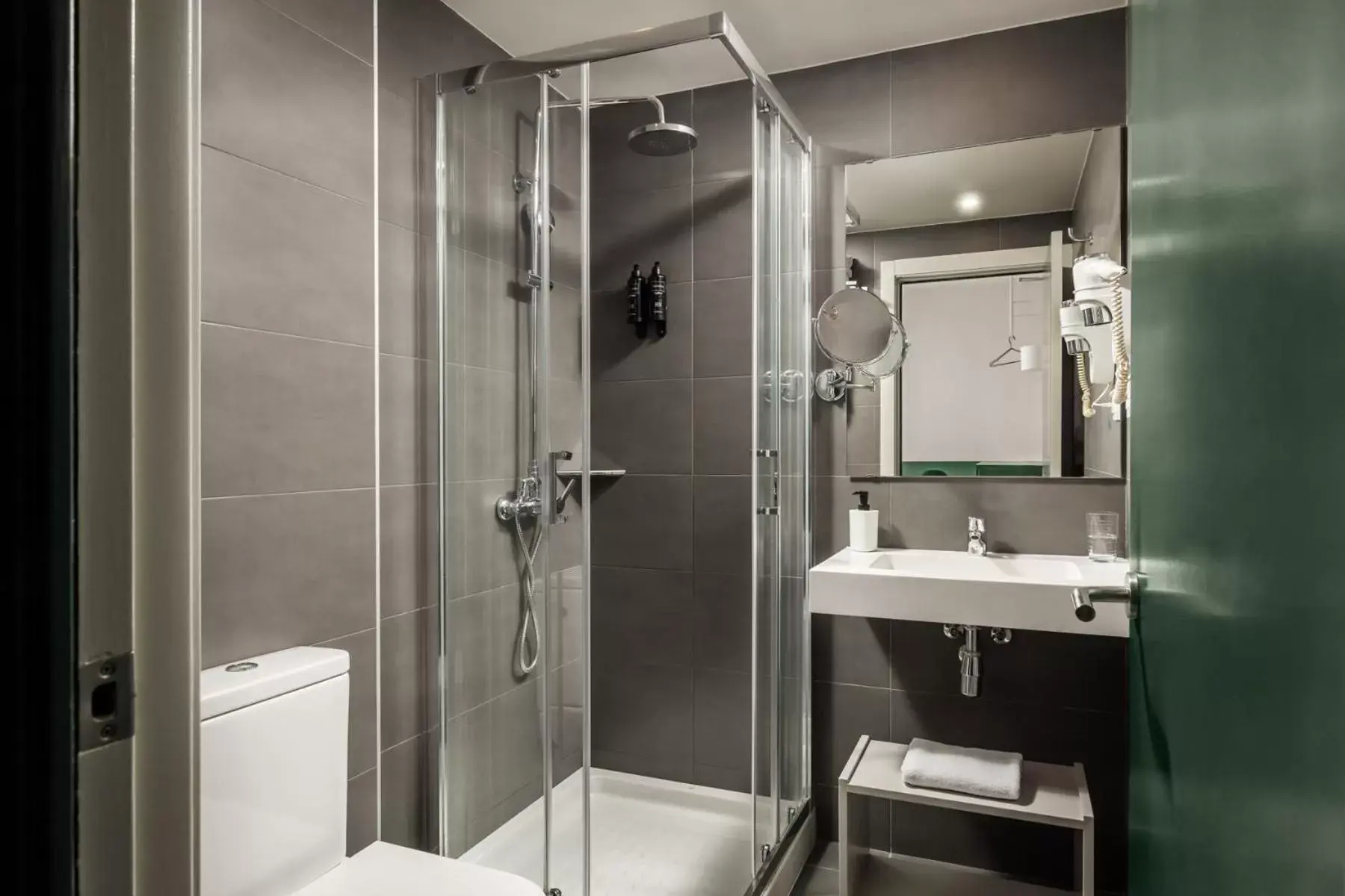 Shower, Bathroom in BYPILLOW Mothern