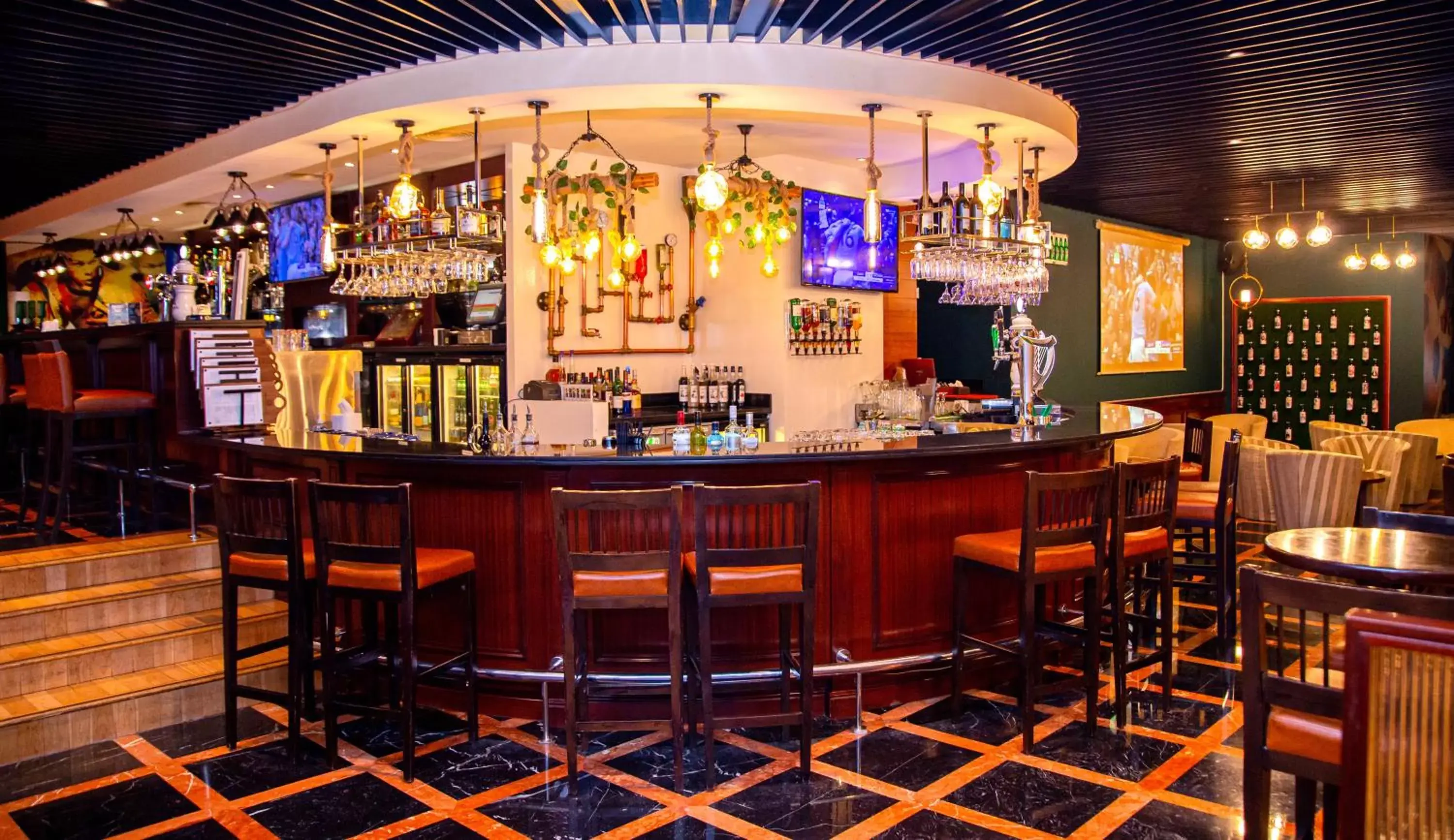 Lounge or bar, Lounge/Bar in Park Regis Kris Kin Hotel