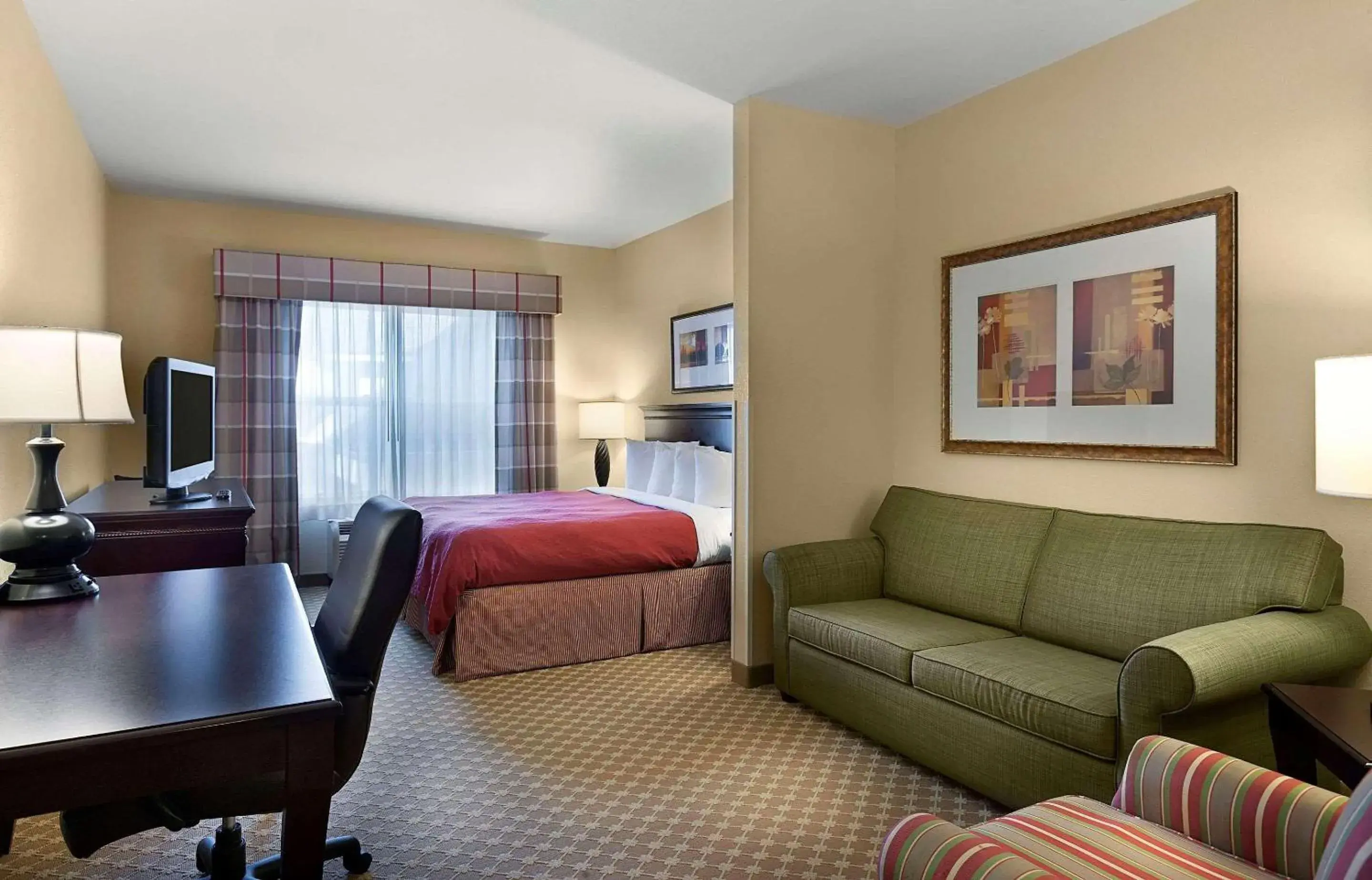 Bedroom, Seating Area in Country Inn & Suites by Radisson, Concord (Kannapolis), NC