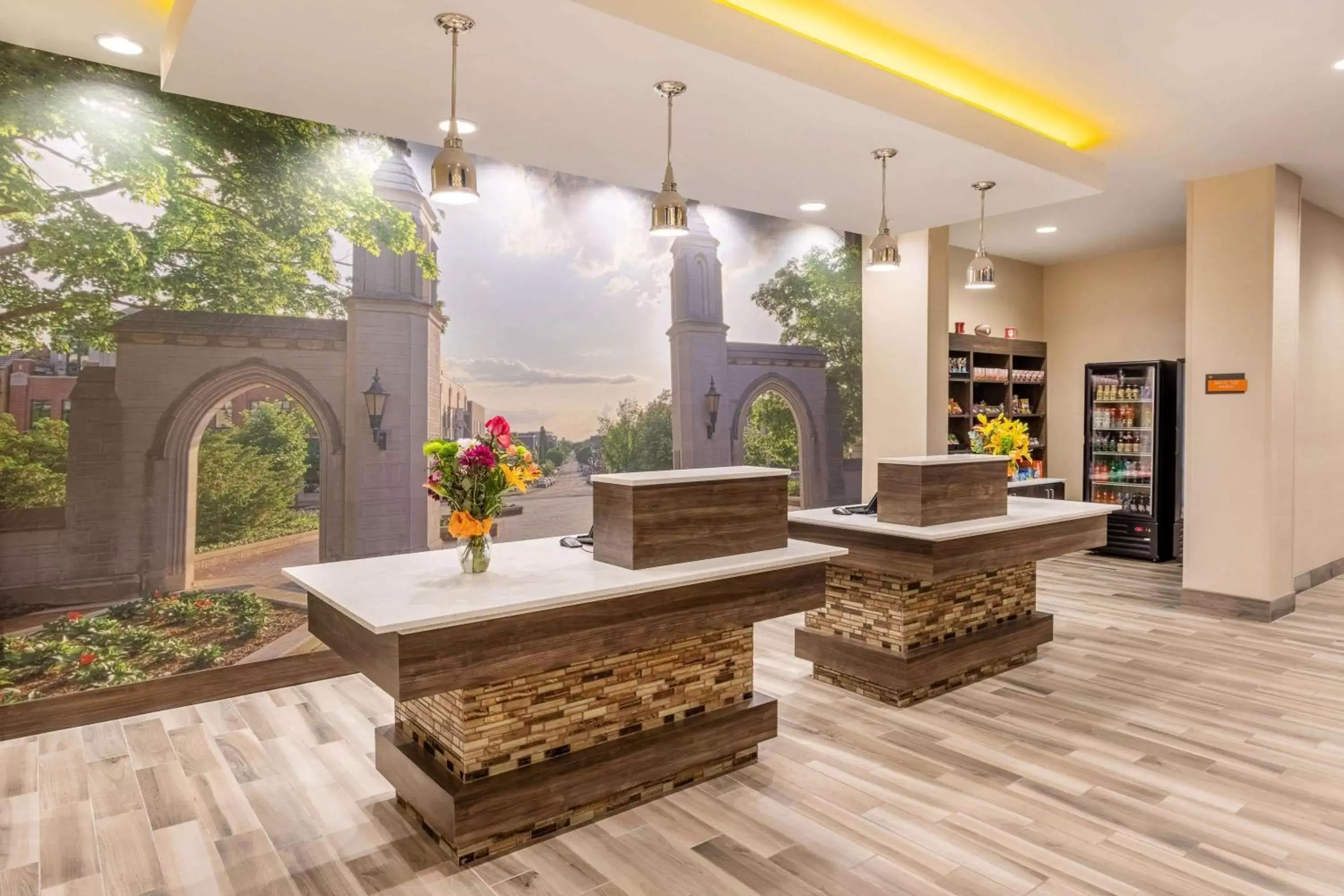 Lobby or reception in La Quinta Inn and Suites by Wyndham Bloomington