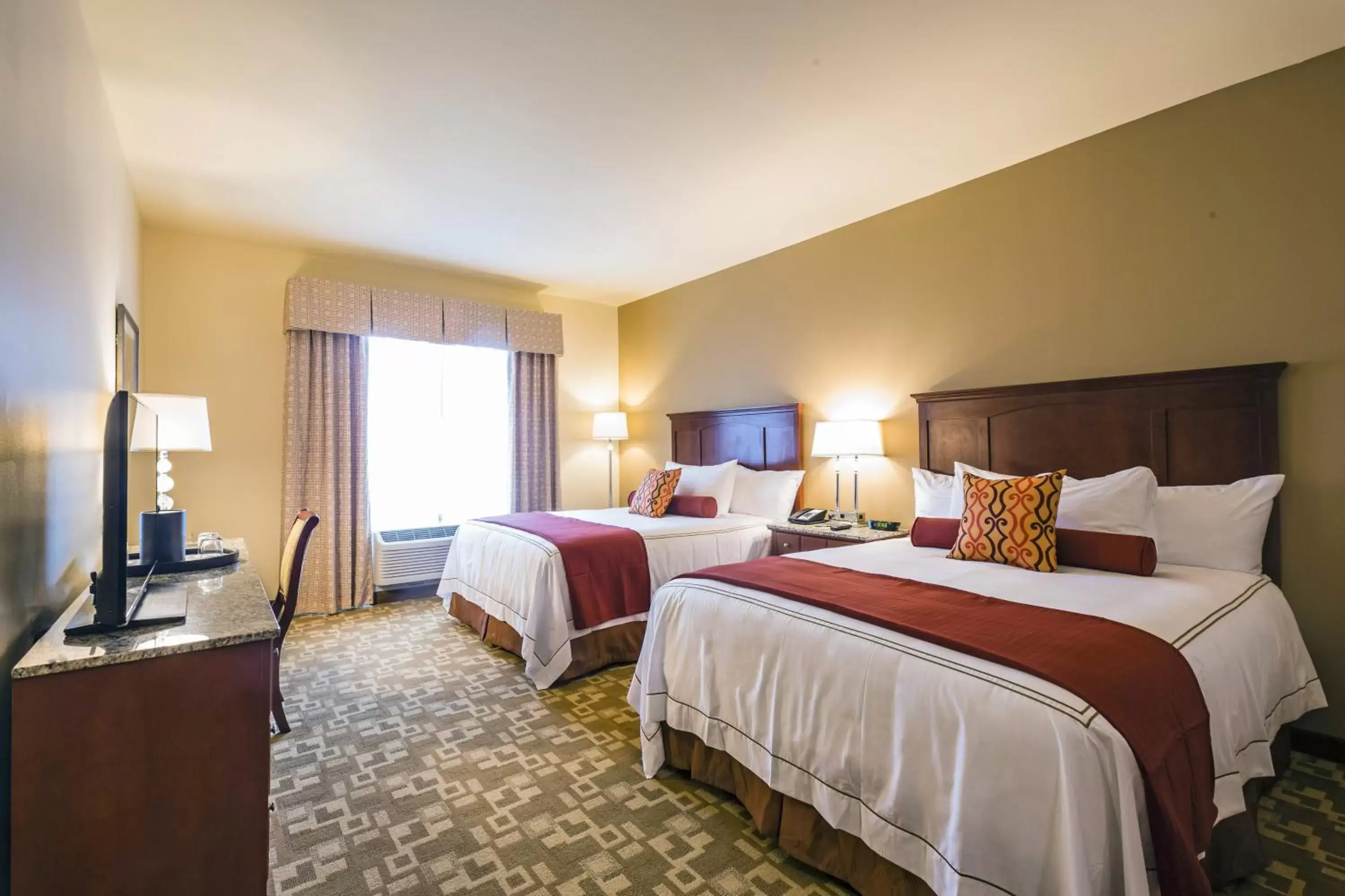 Bedroom, Bed in Boomtown Casino and Hotel New Orleans