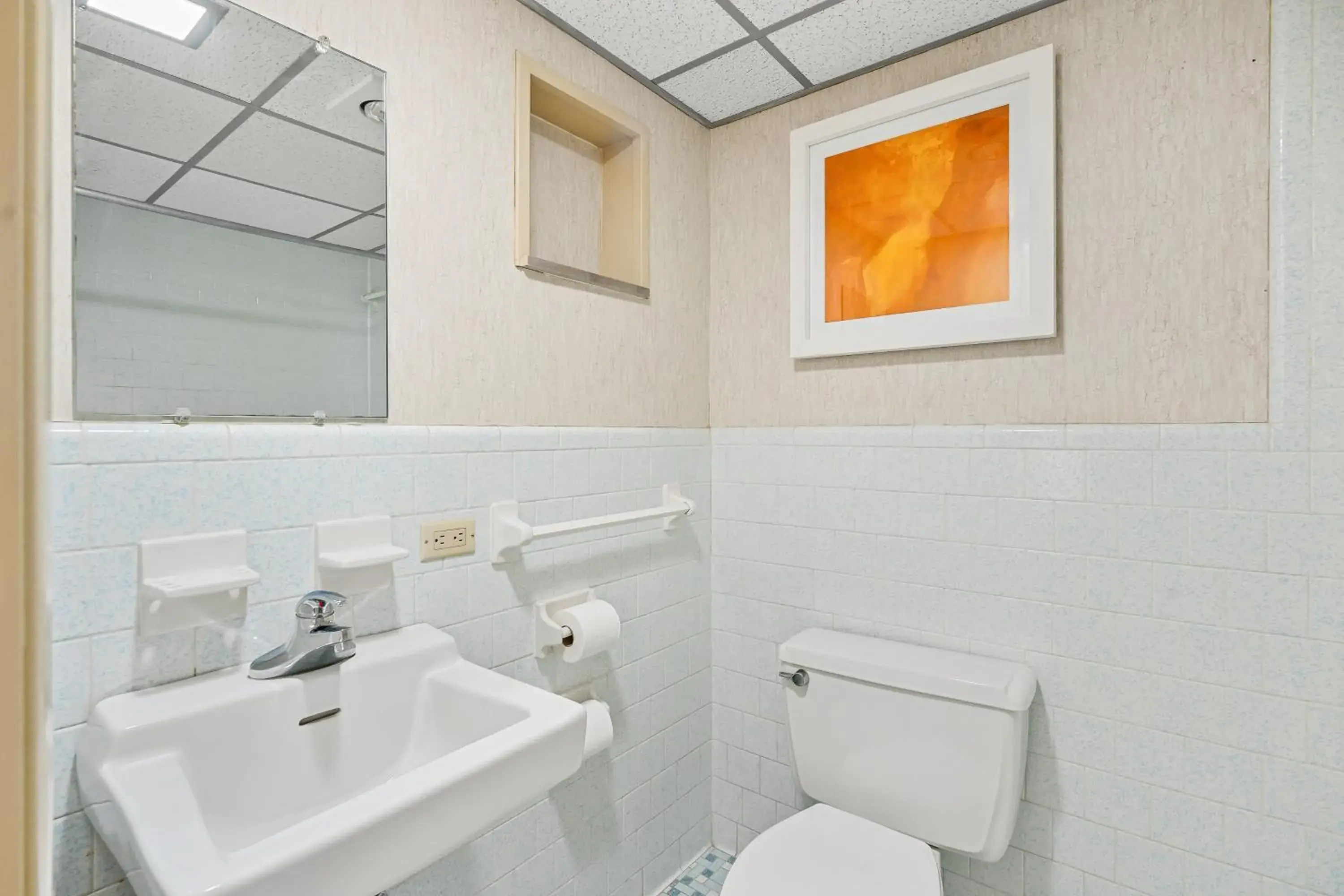 Toilet, Bathroom in Americas Best Value Inn Cookeville