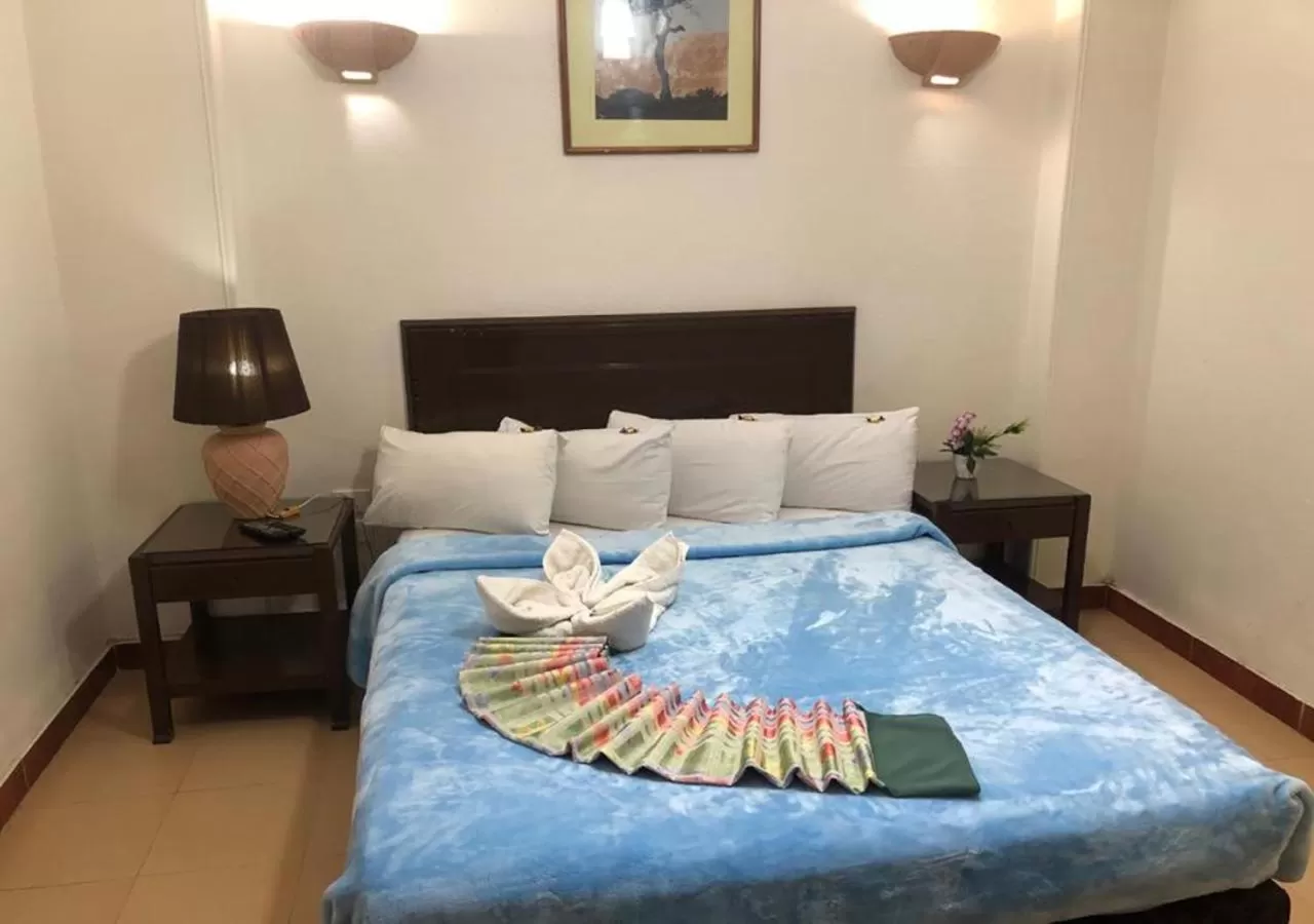 Bedroom, Bed in bonne villa