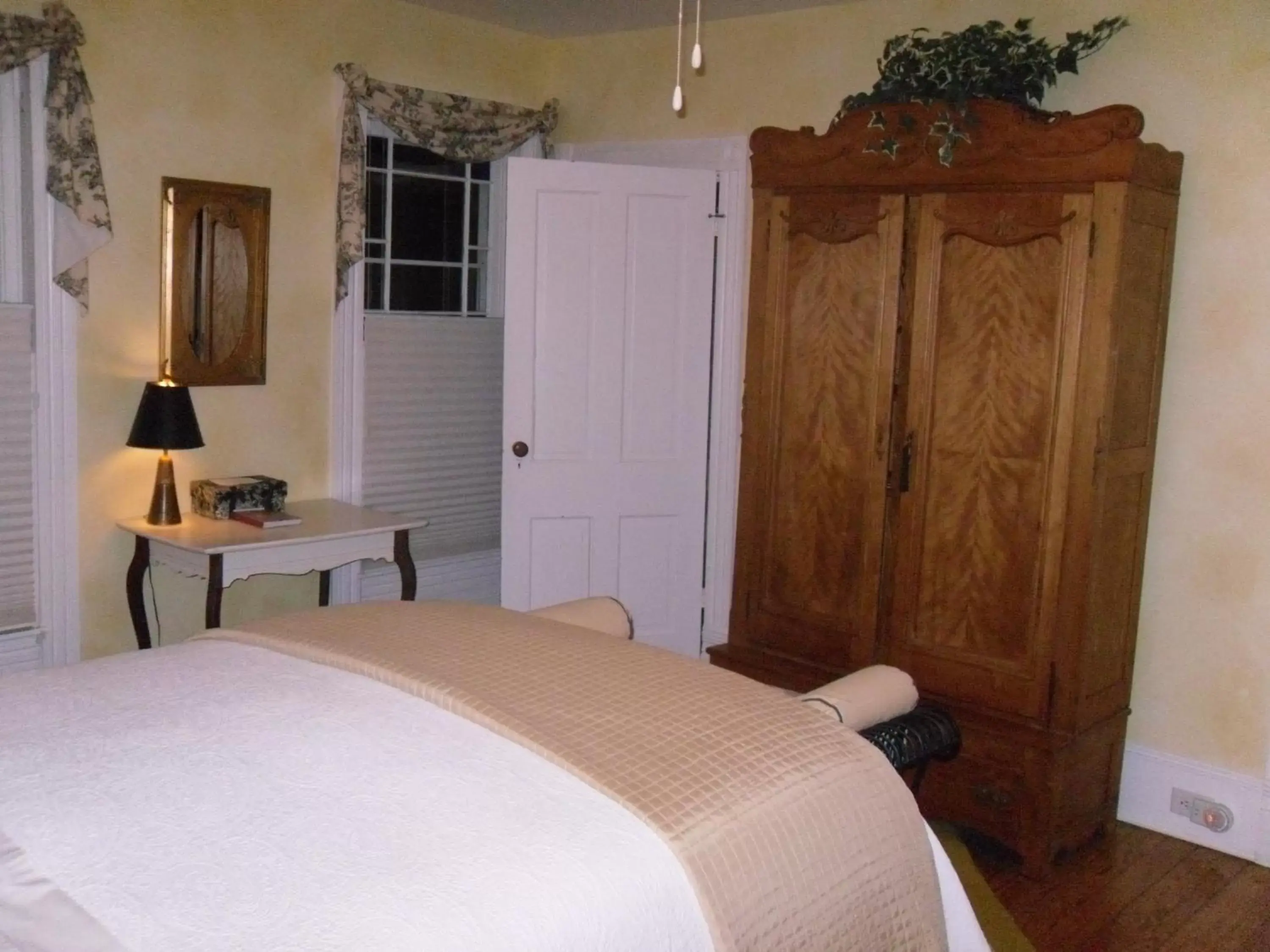 Photo of the whole room, Bed in The Inn at Onancock