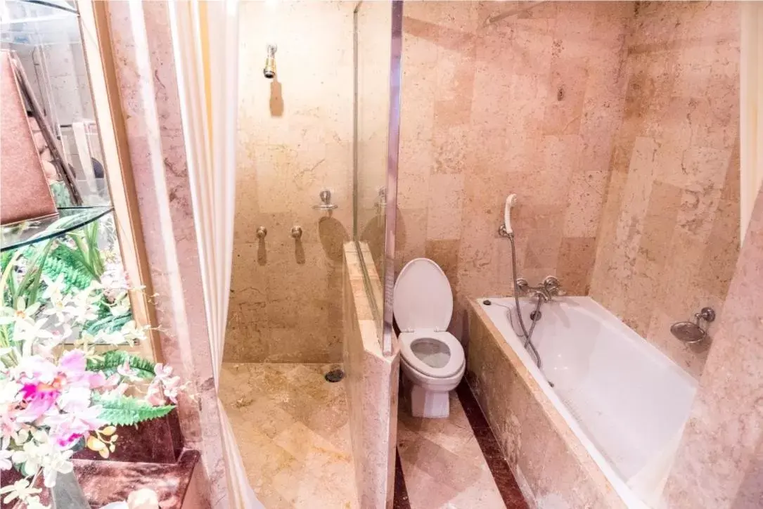 Toilet, Bathroom in The Maruay Garden Hotel