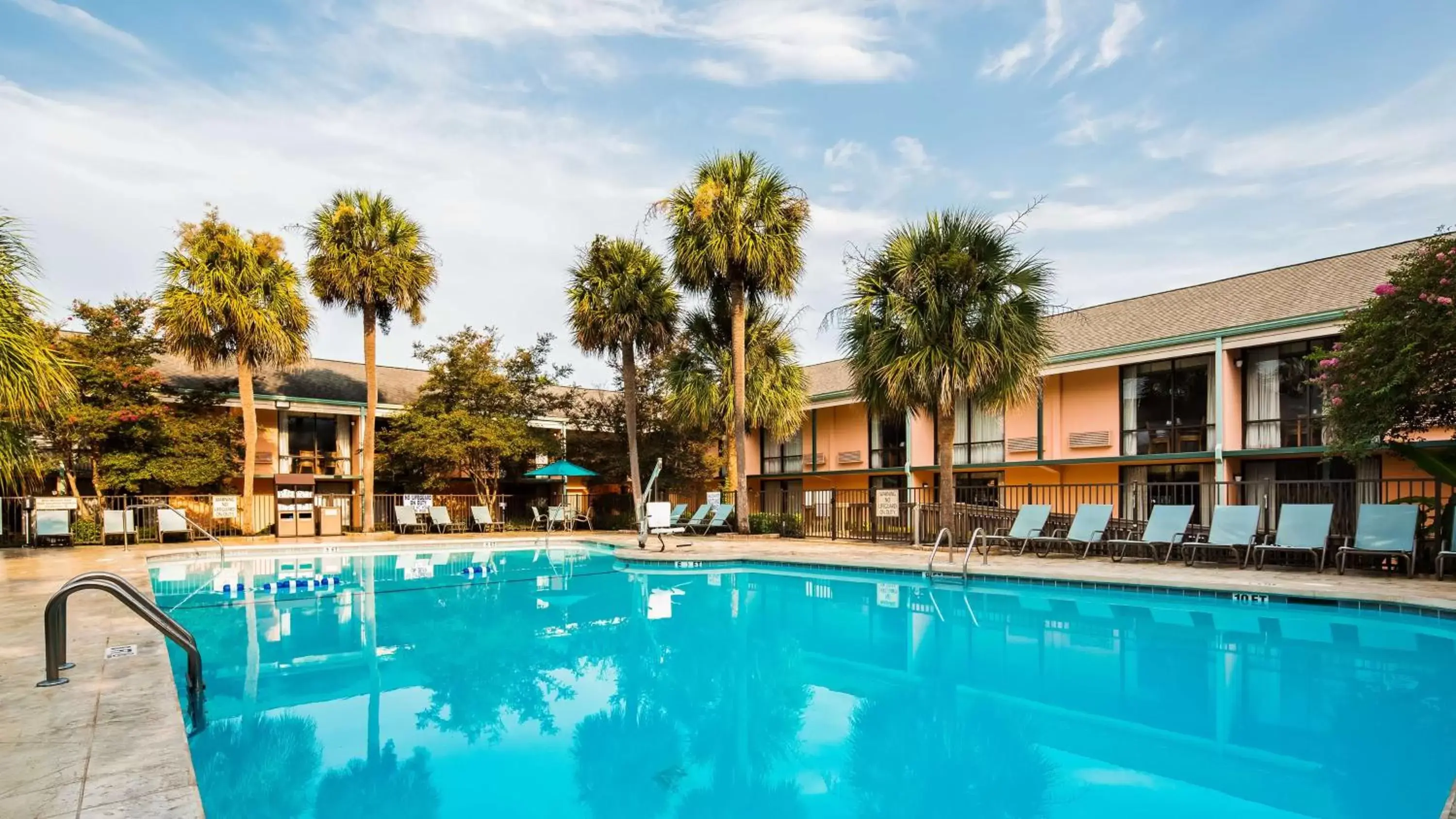 On site, Swimming Pool in Best Western Charleston Inn