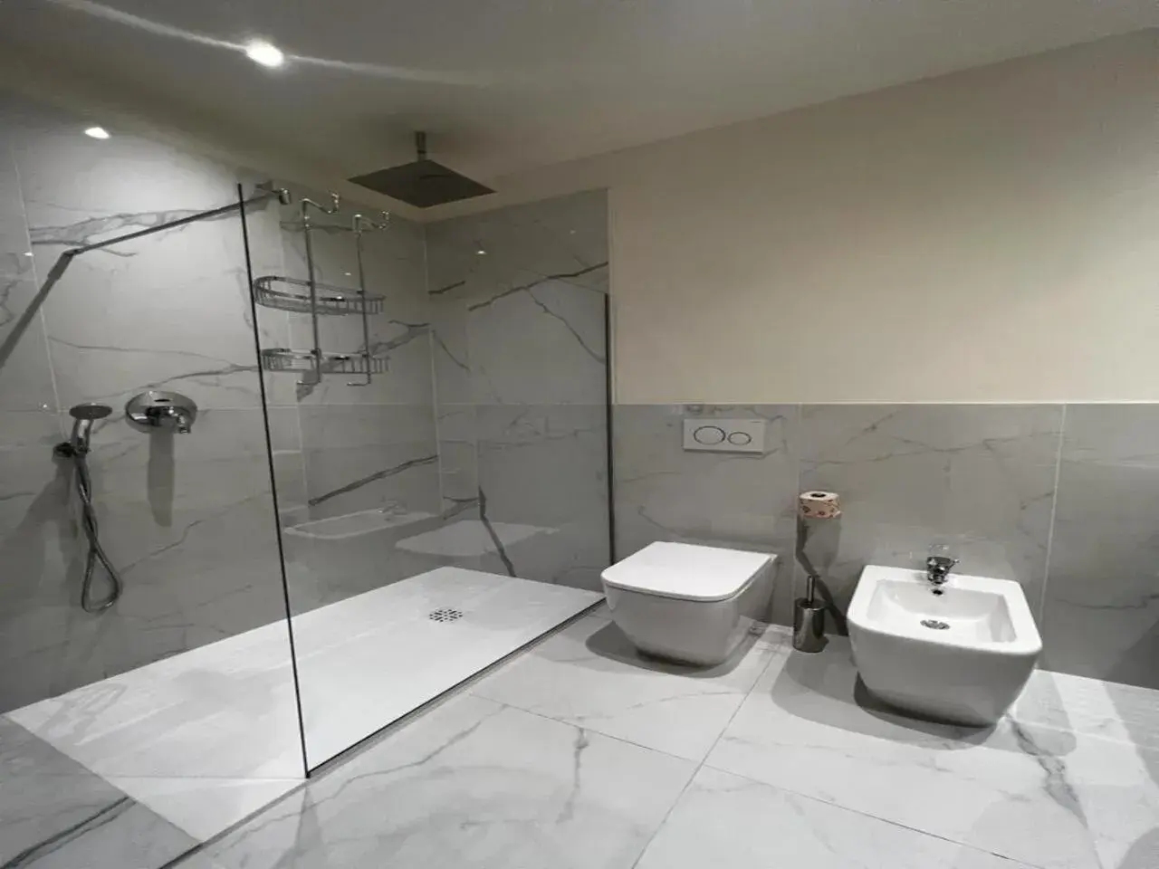 Shower, Bathroom in Savoia Hotel Country House Bologna