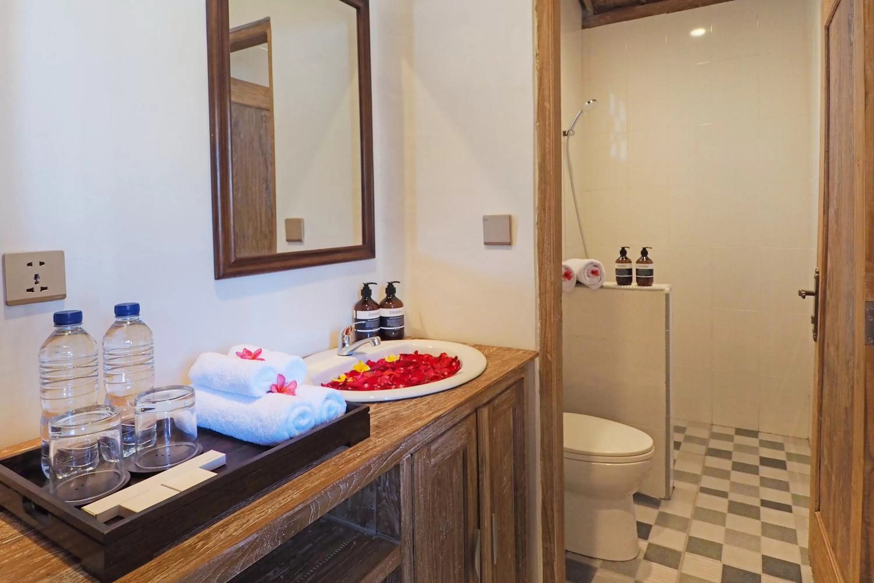 Bathroom in Blue Harbor Beachfront Villas & Resto