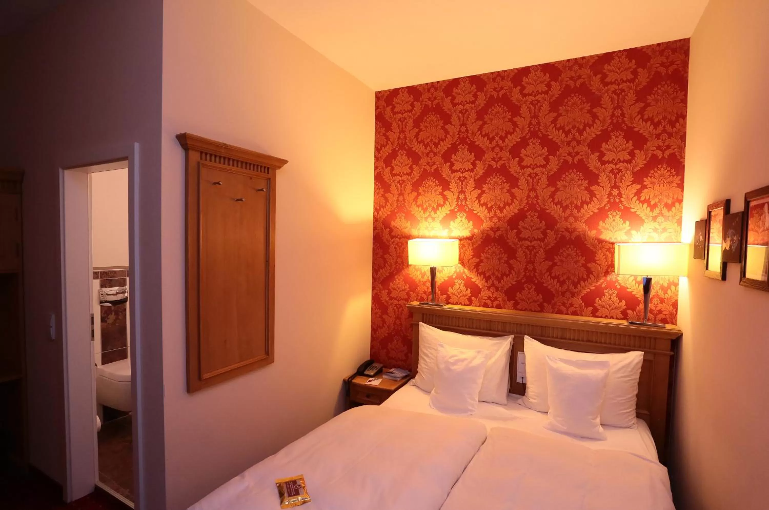 Photo of the whole room in Romantik Hotel Scheelehof Stralsund