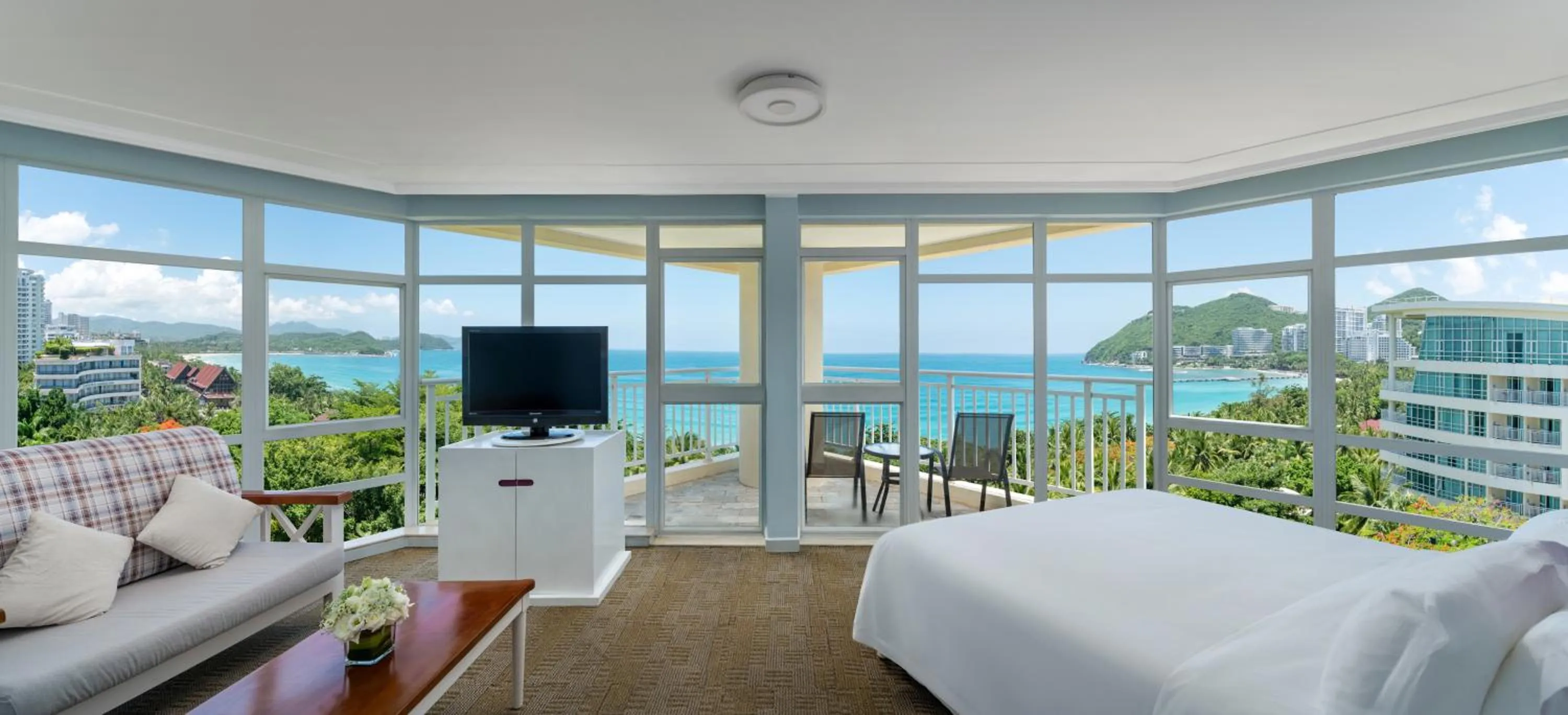 Bed in Sunshine Resort Intime Sanya