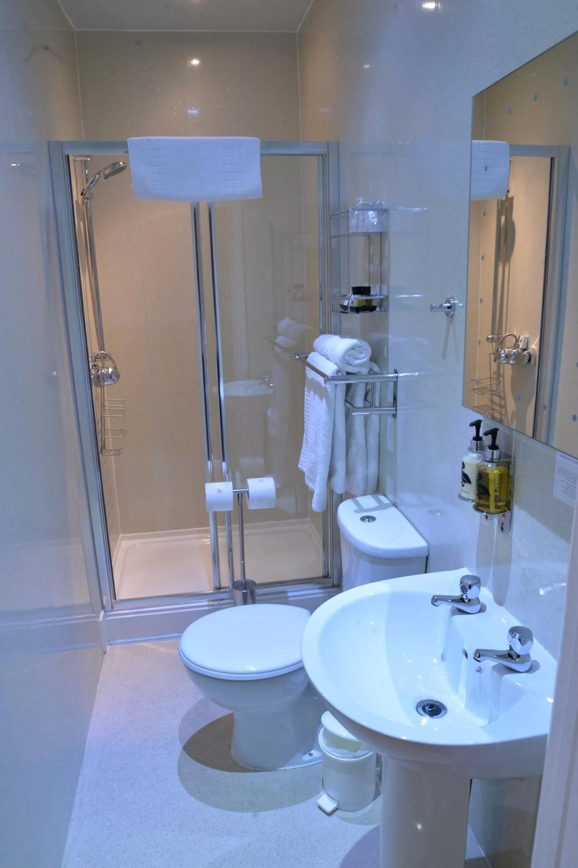 Lauriston & Lawton Court Hotel