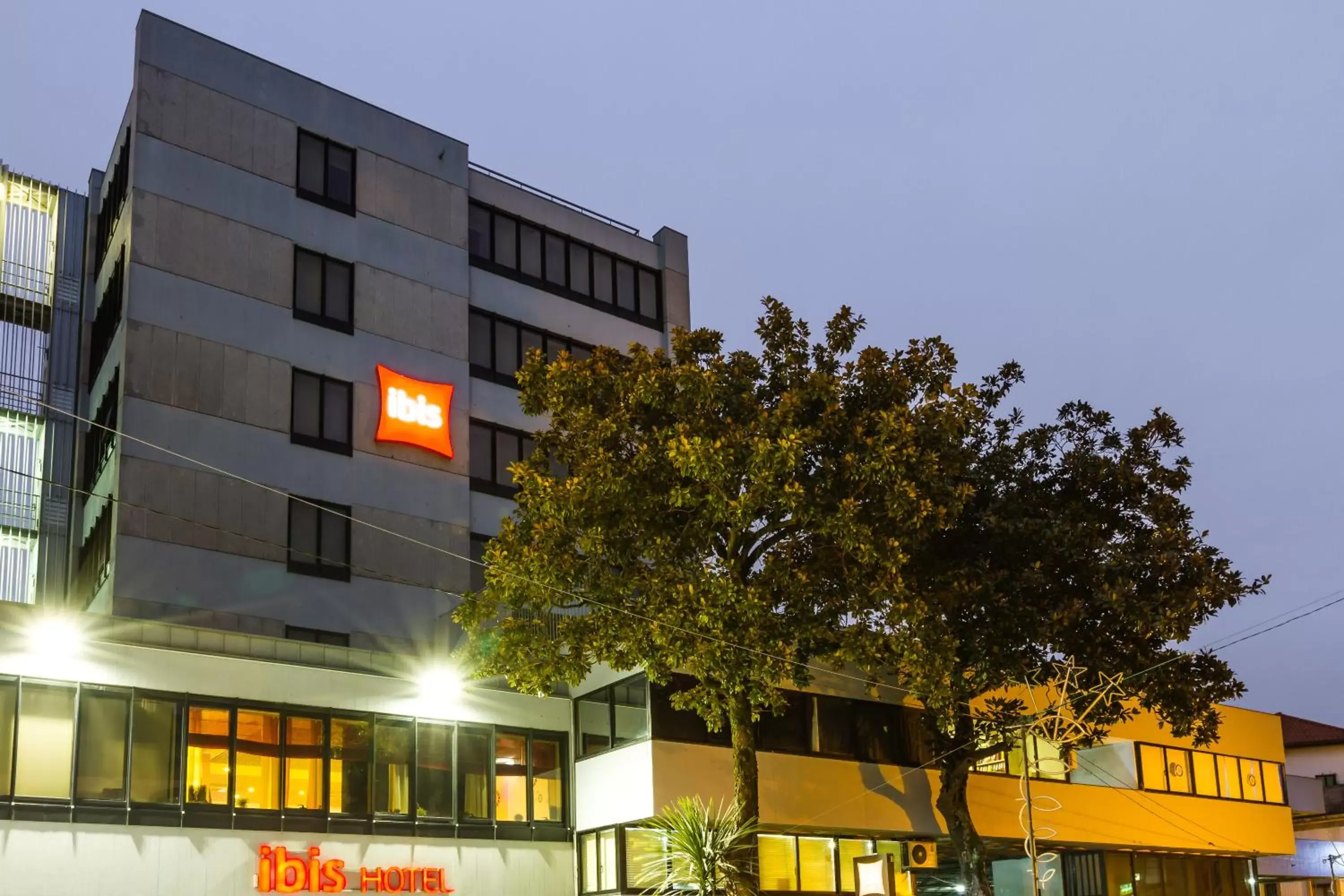 Facade/entrance, Property Building in ibis Porto Centro São Bento