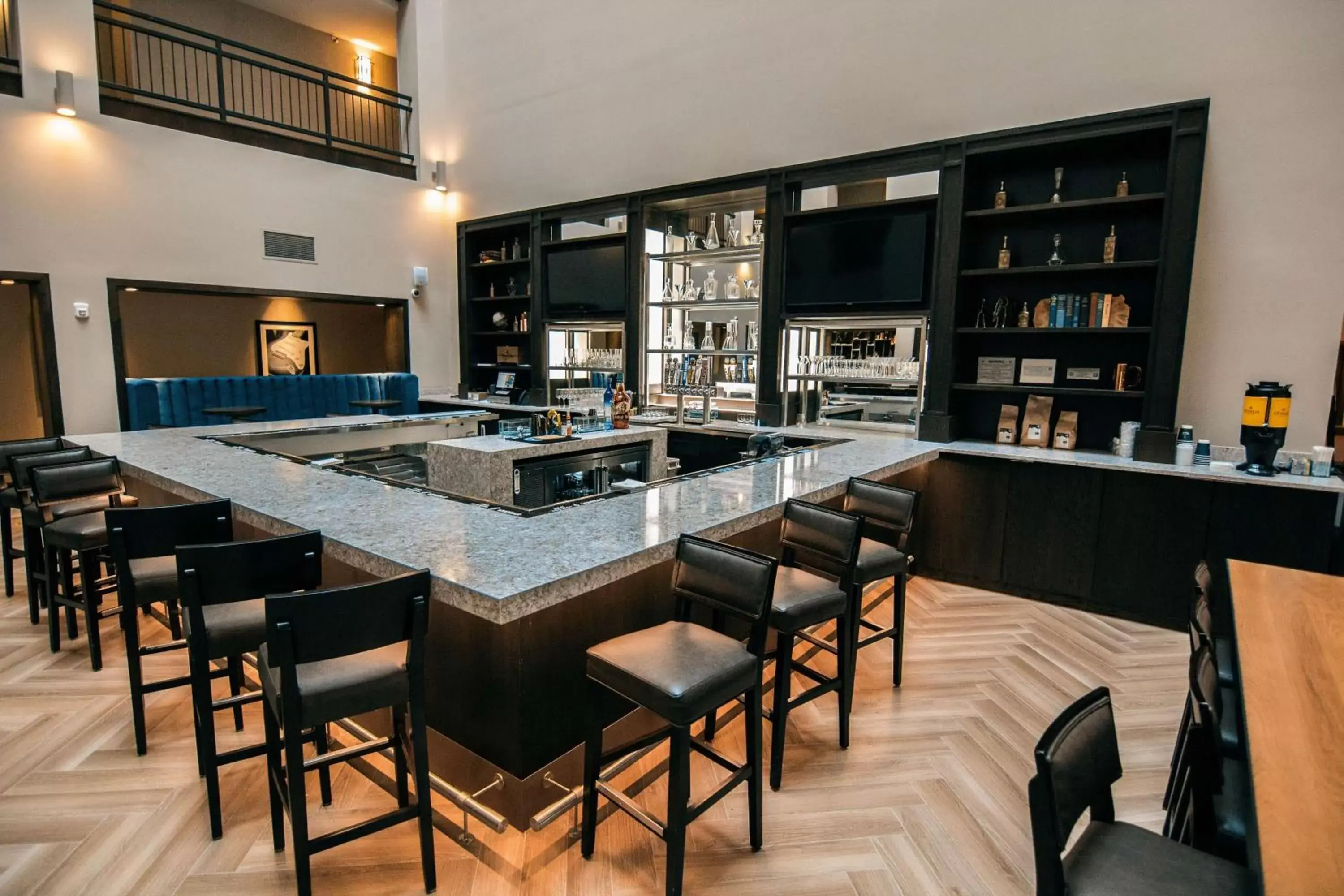 Lounge or bar in Doubletree By Hilton Lubbock - University Area Lounge or bar in Doubletree By Hilton Lubbock - University Area