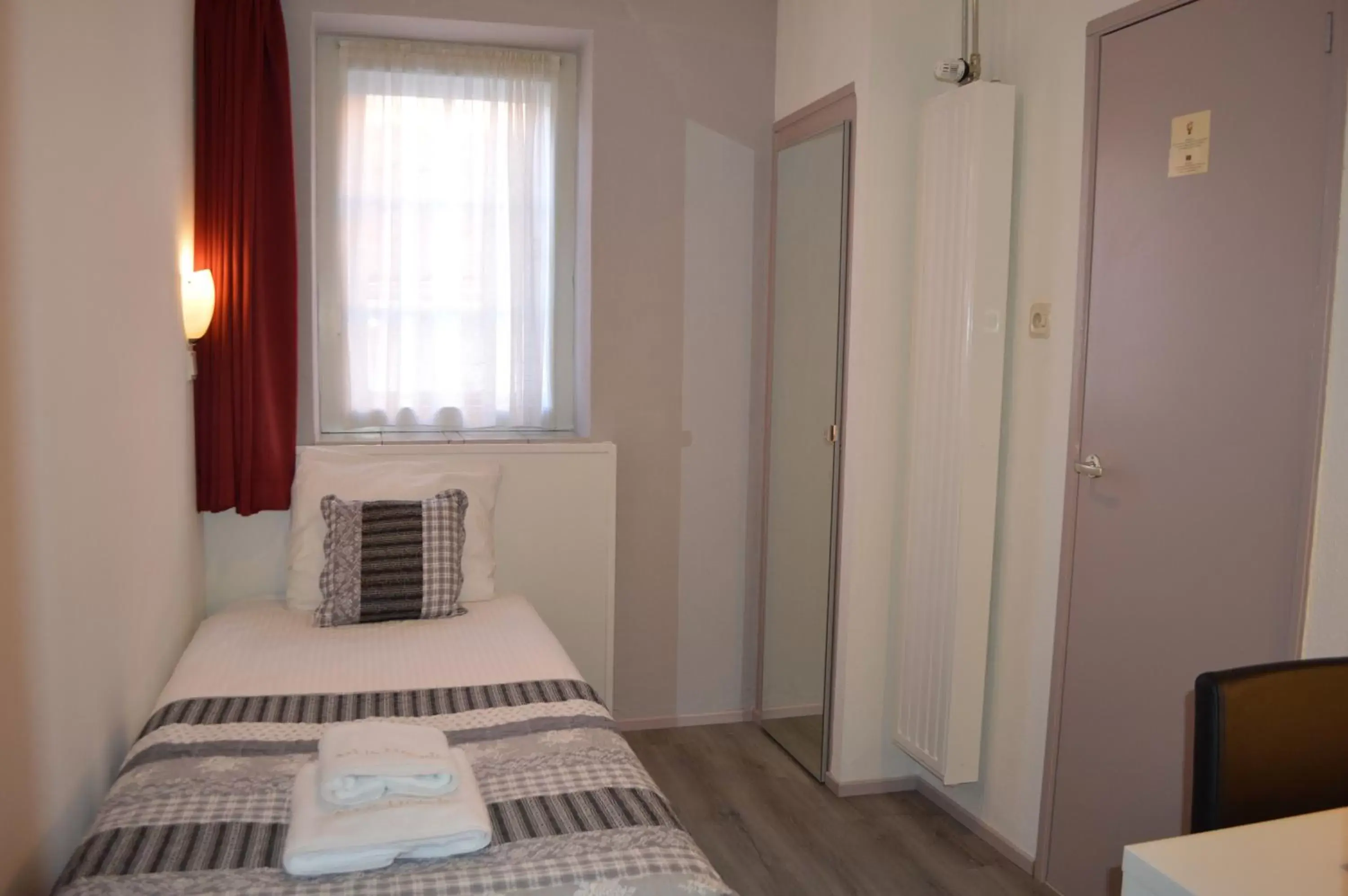 Budget Single Room - single occupancy in Atlas Village Brielle