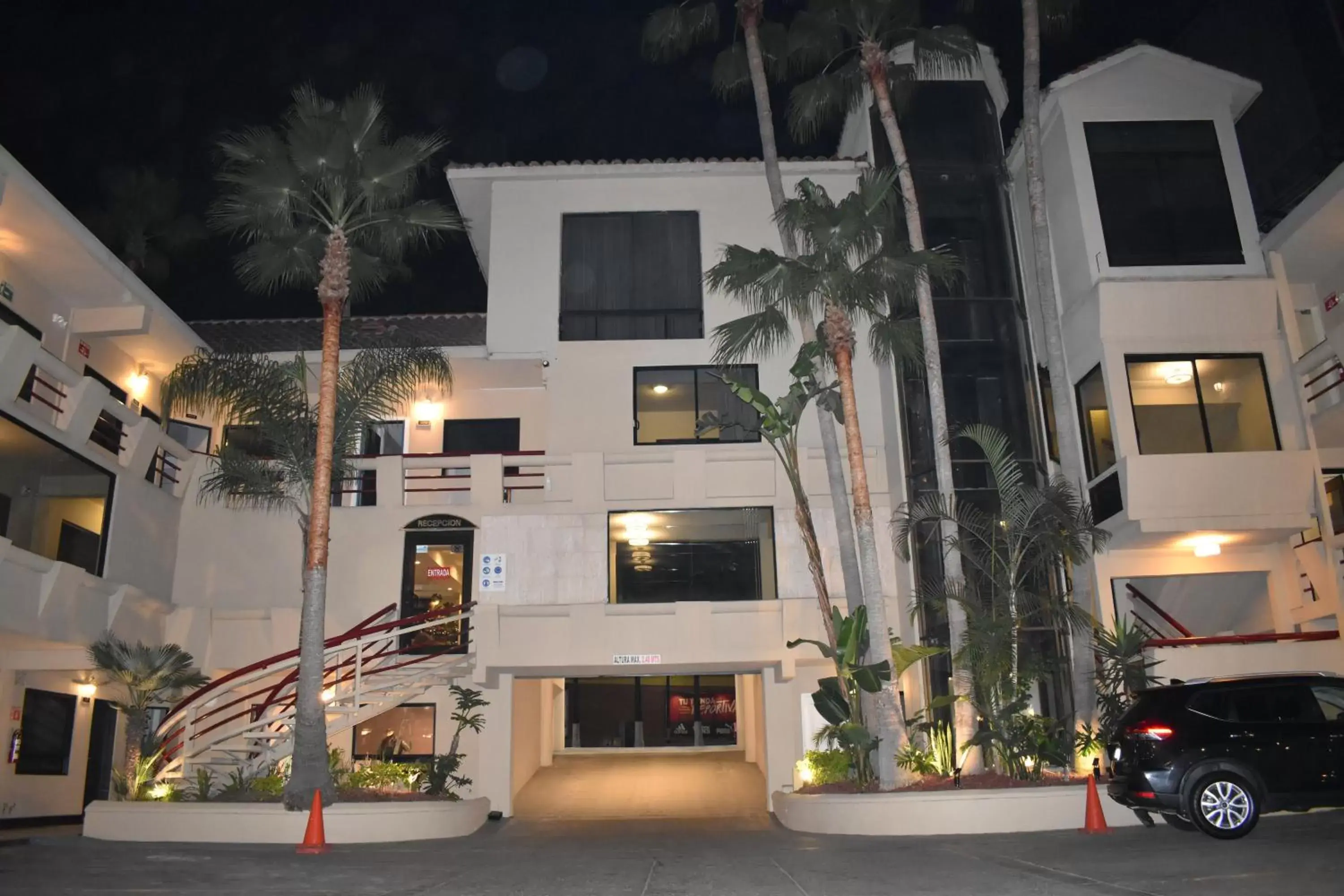 Facade/entrance, Property Building in Hotel Frontiere Tijuana