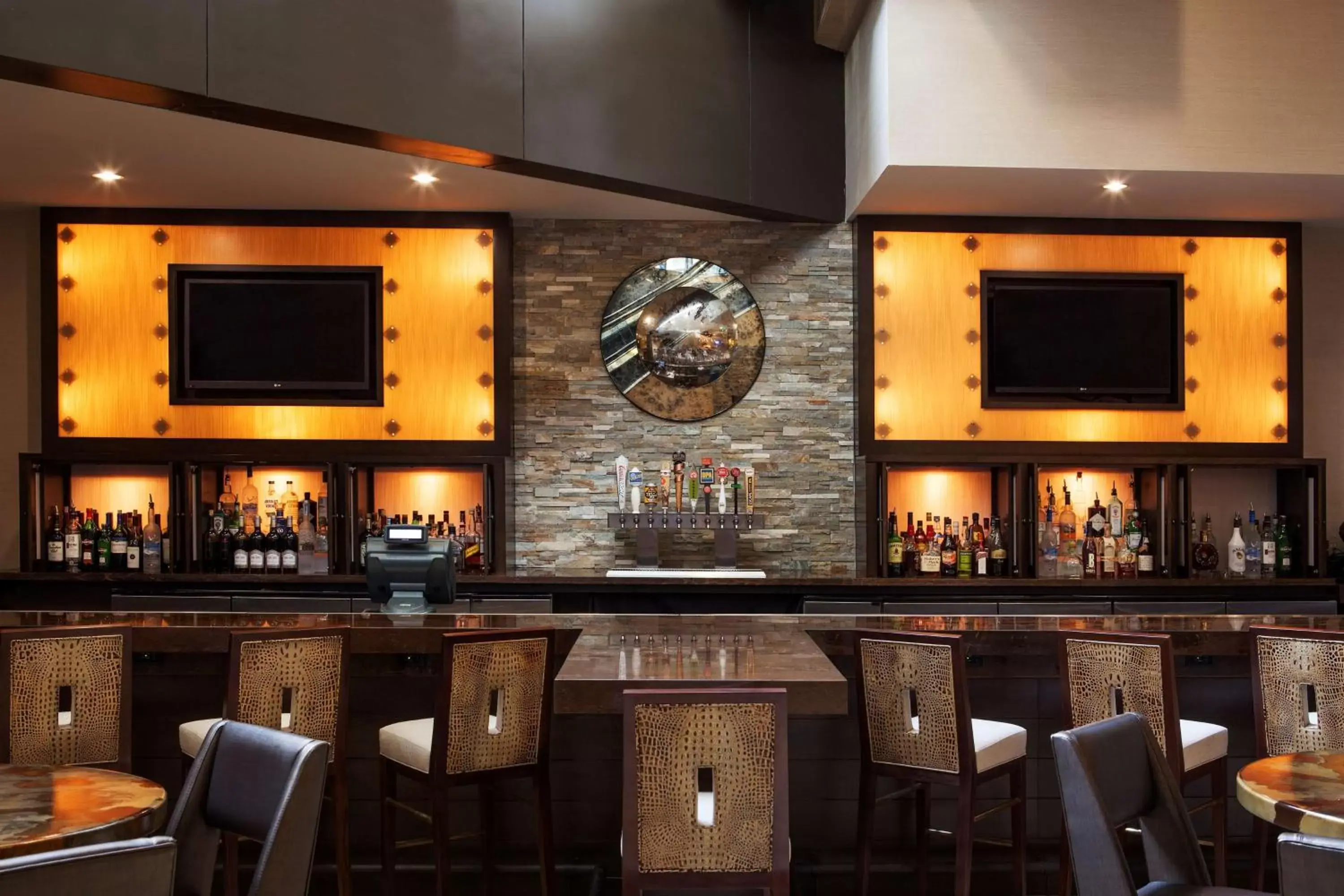 Lounge or bar, Lounge/Bar in Hilton Denver City Center