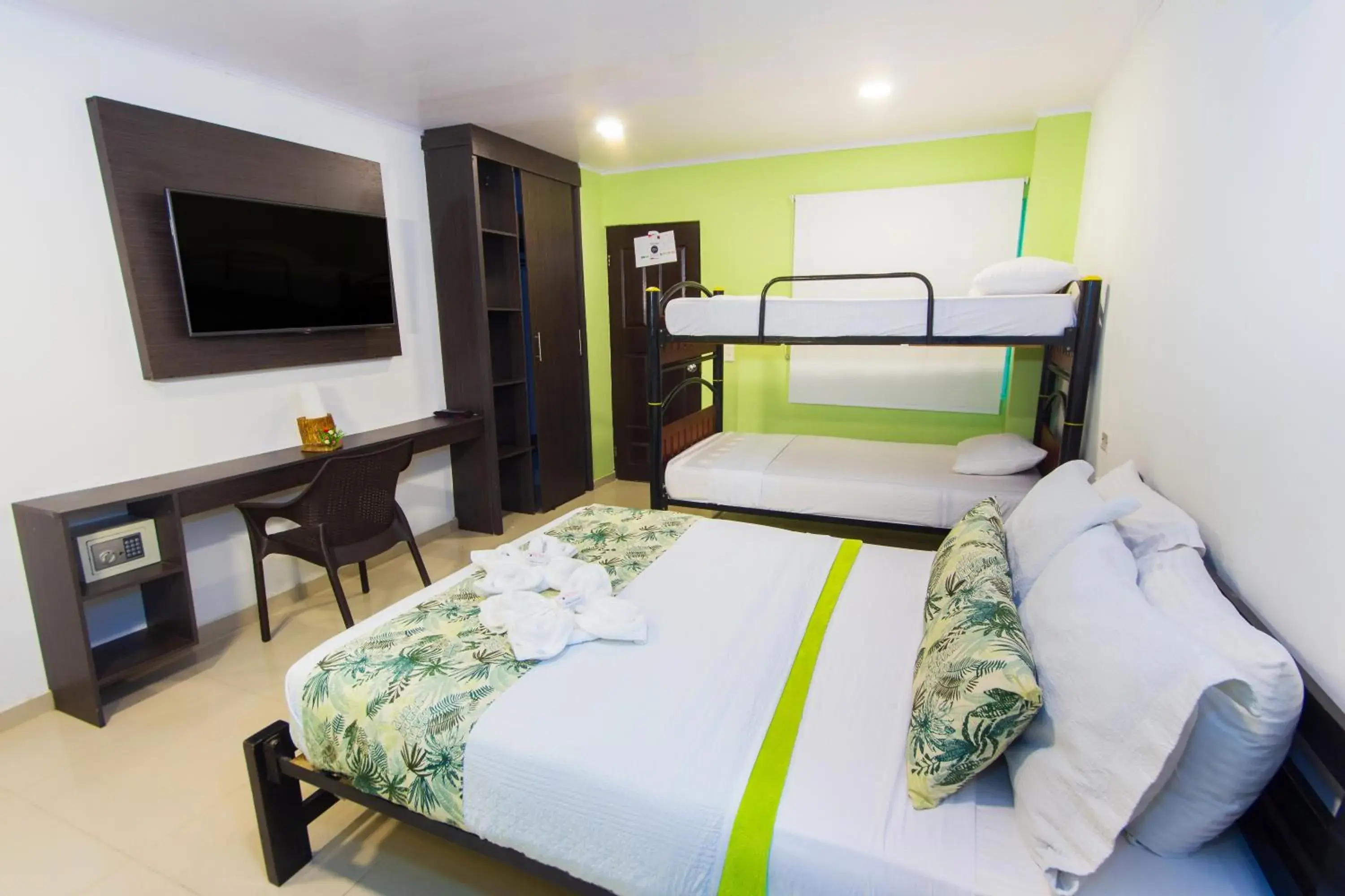 Bed, Bunk Bed in Hotel Marina Suites By GEH Suites