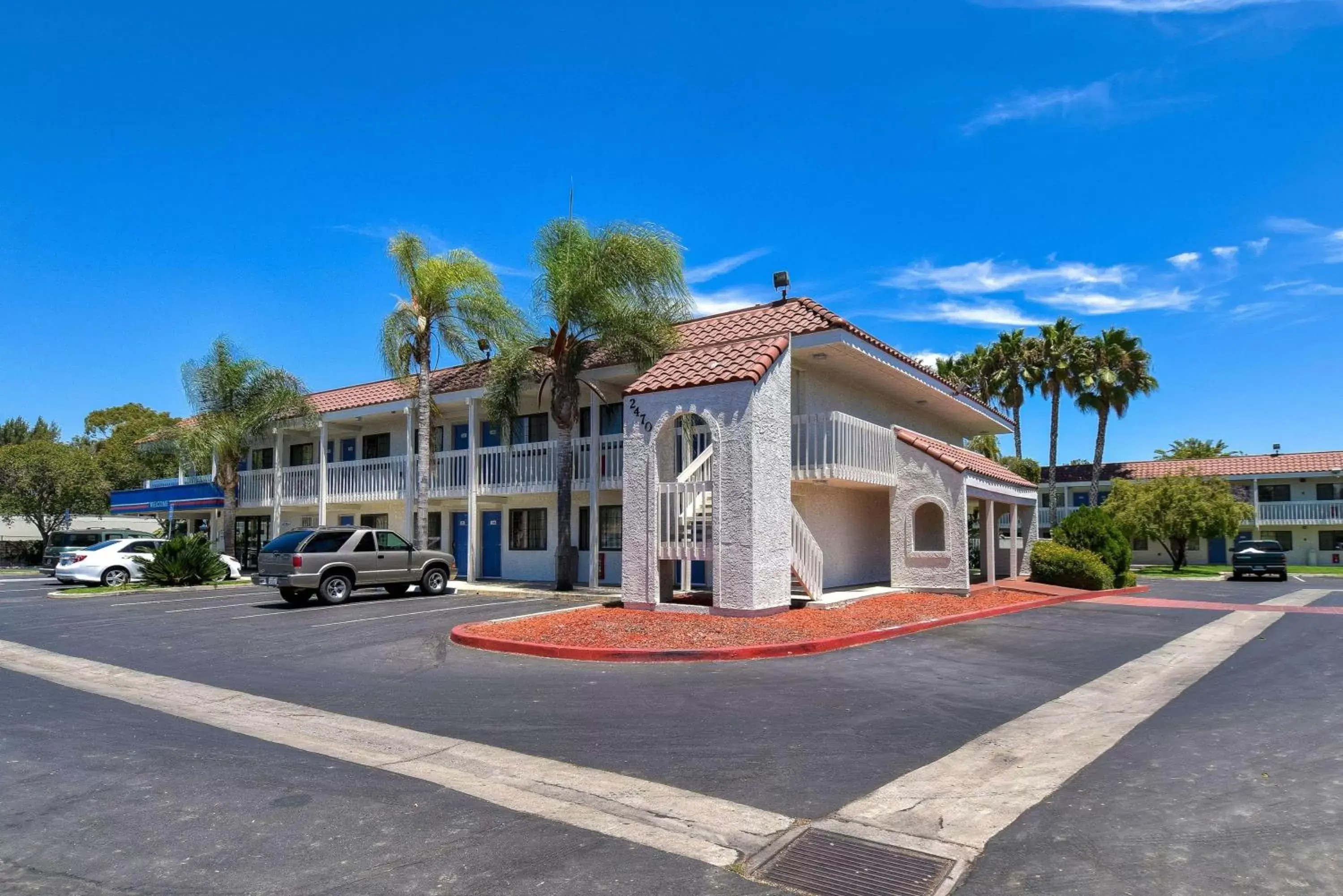 Property Building in Motel 6-Pomona, CA - Los Angeles