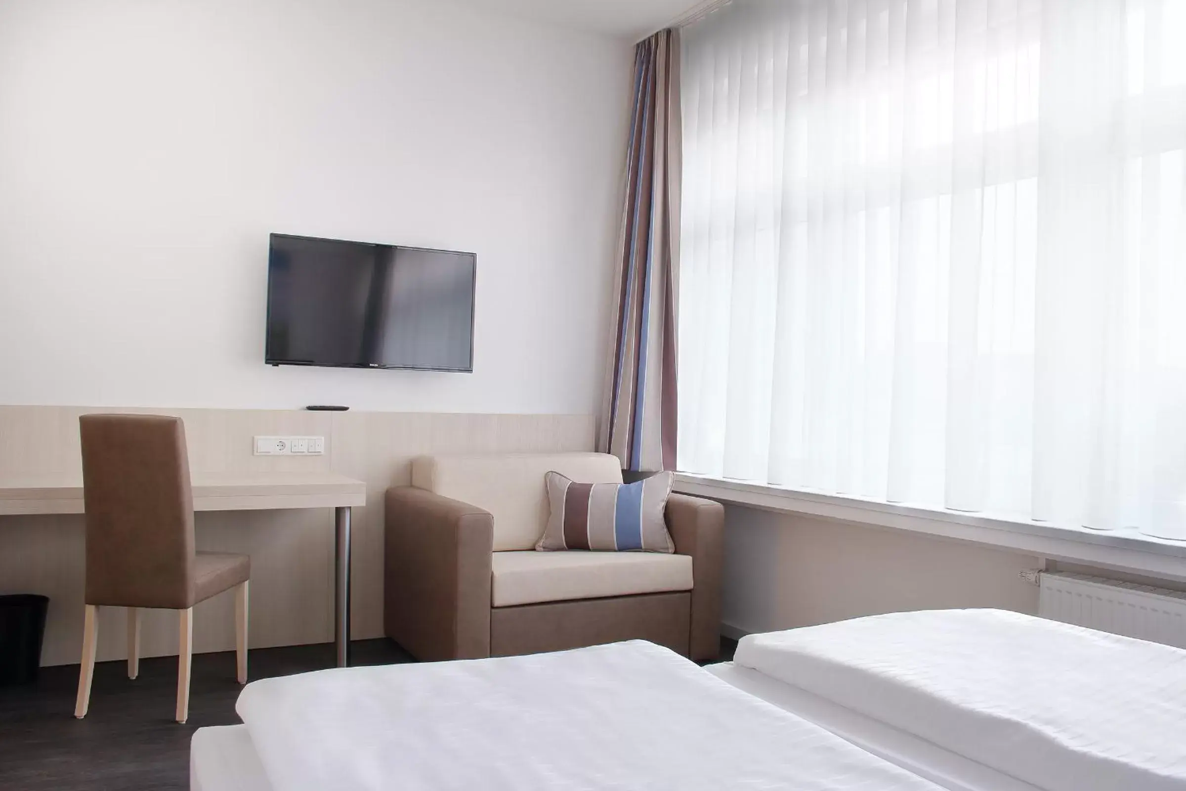 Bedroom, Bed in Viva Hotel Lübeck Bedroom, Bed in Viva Hotel Lübeck