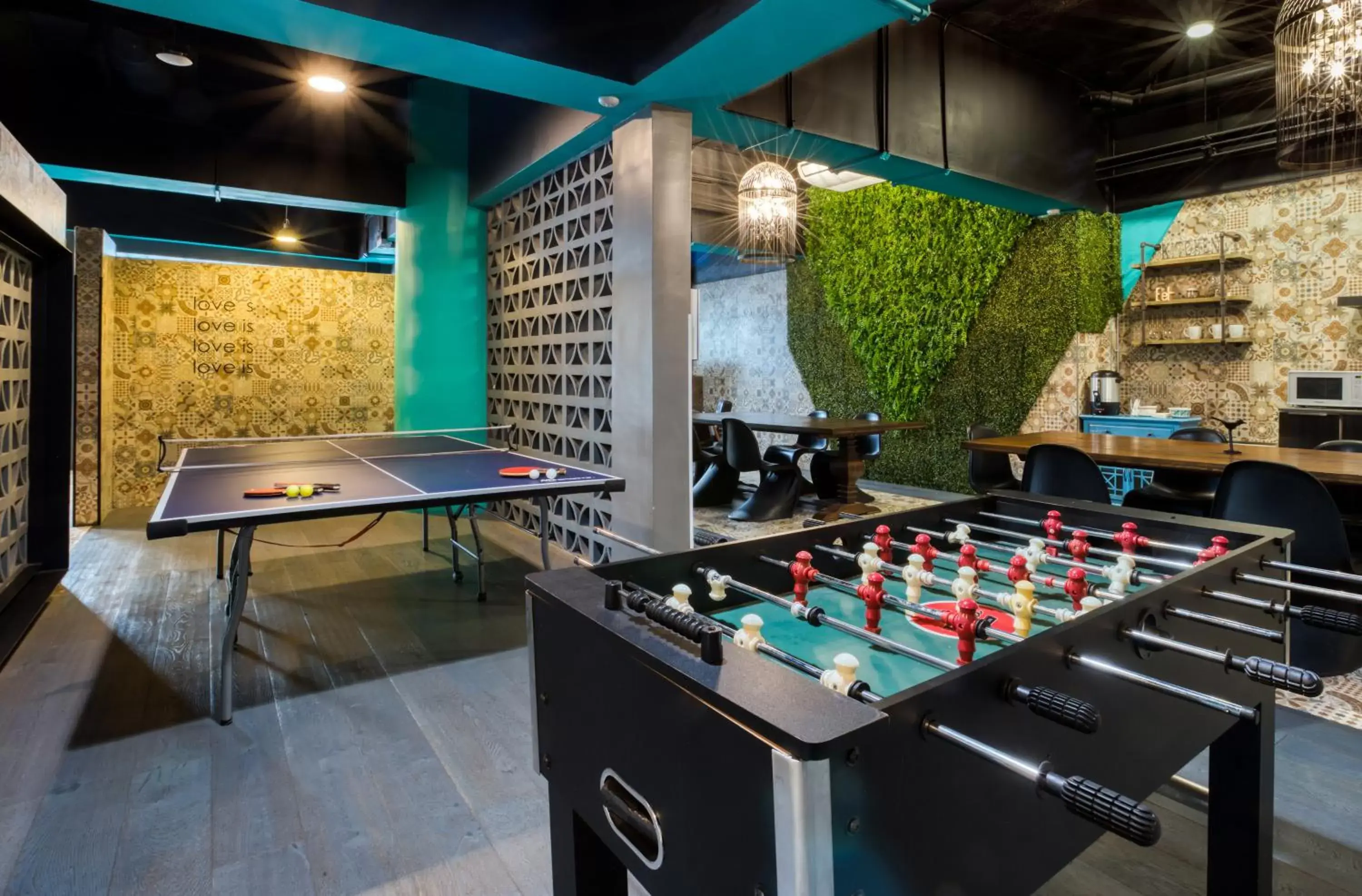Lounge or bar, Billiards in Eazy Centro by ULIV