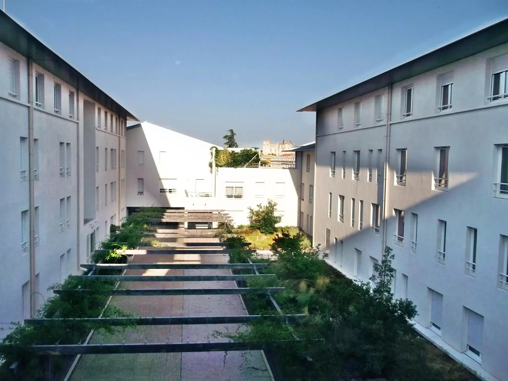 Facade/entrance, Property Building in ApartHotel Sainte-Marthe