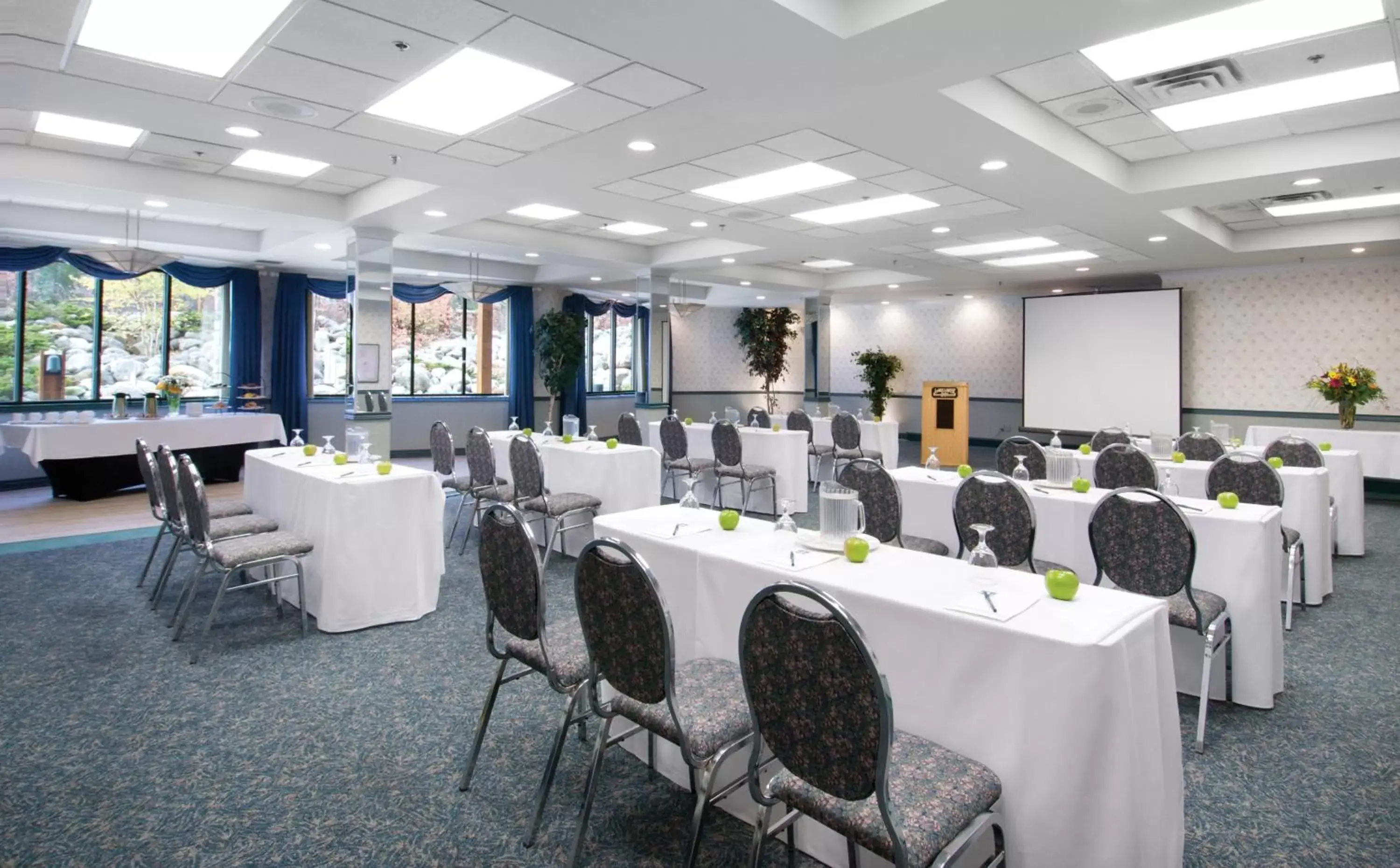 Banquet/Function facilities in Lake Louise Inn