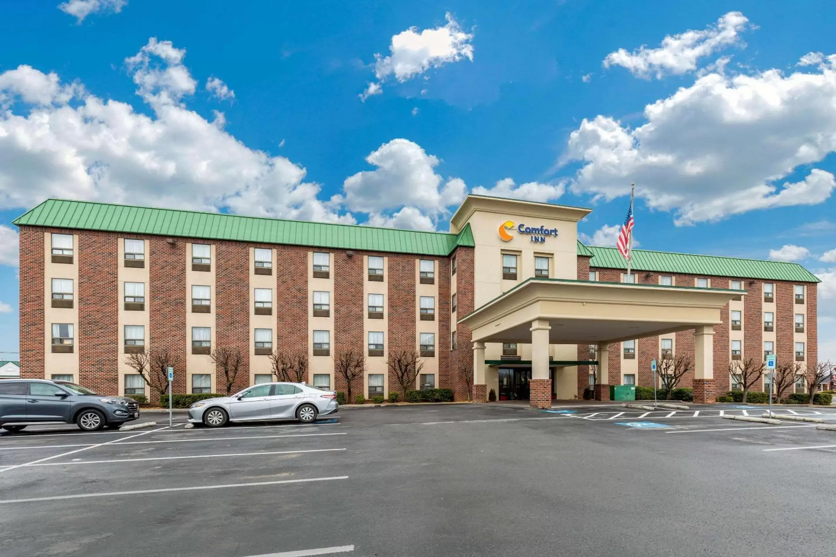 Property Building in Comfort Inn Martinsburg