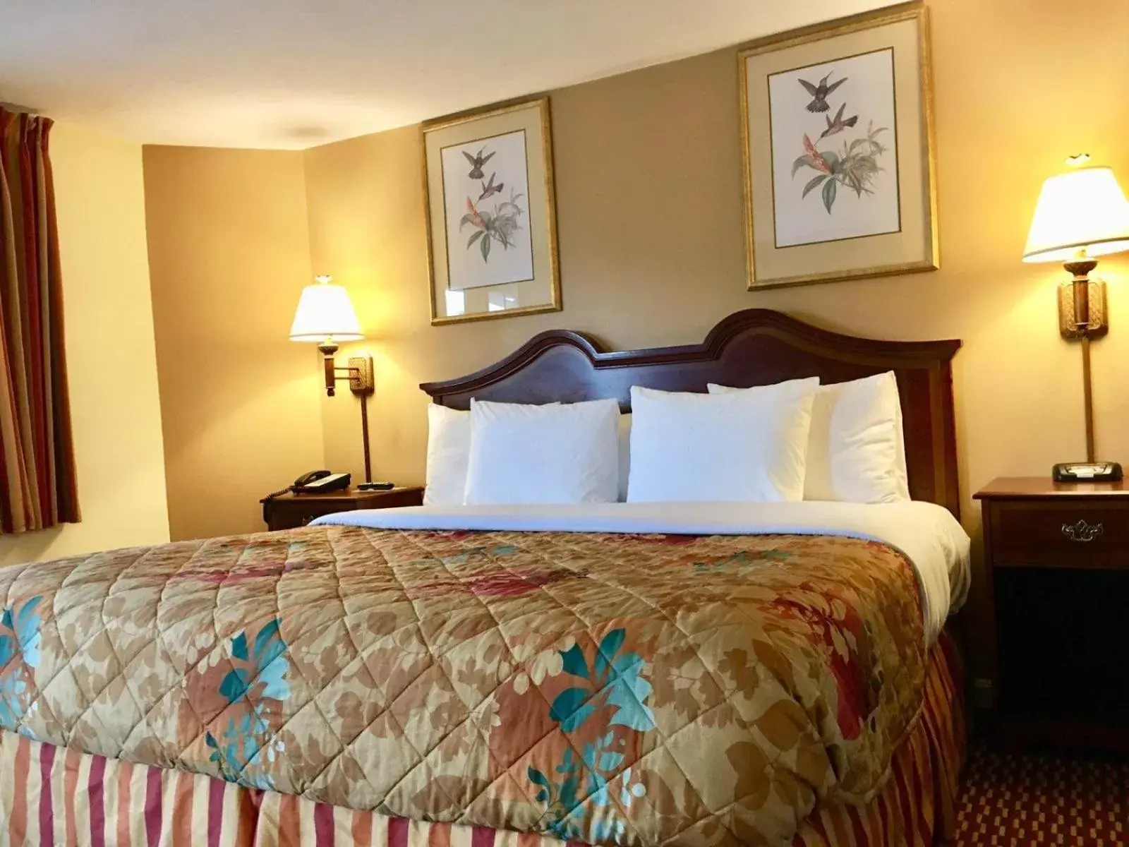 Bed in Scottish Inns Sturbridge Bed in Scottish Inns Sturbridge