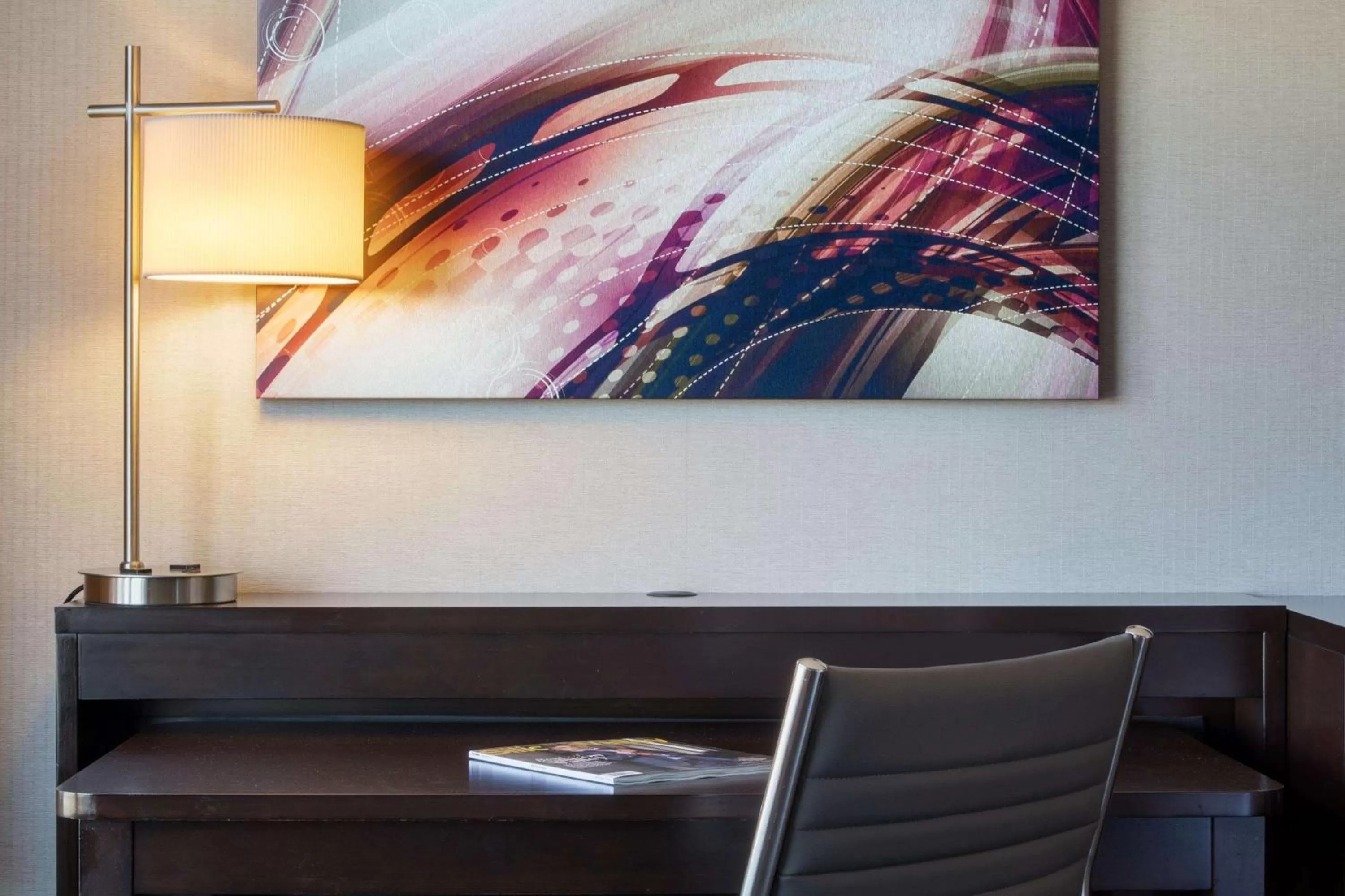 Executive Queen Room with Roll-In Shower - Mobility/Hearing Accessible in Sonesta San Jose - Milpitas