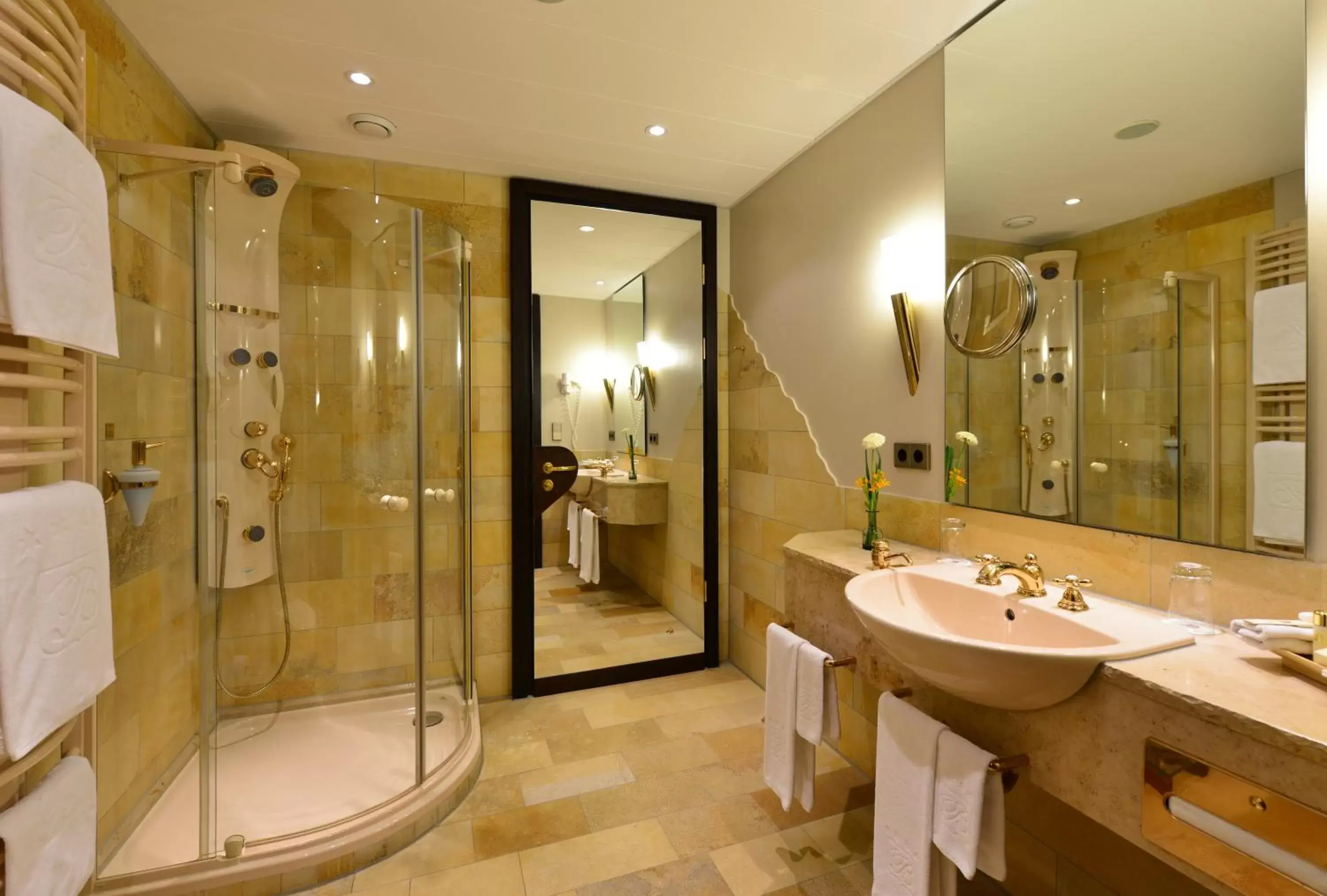 Bathroom in Best Western Premier Parkhotel Kronsberg
