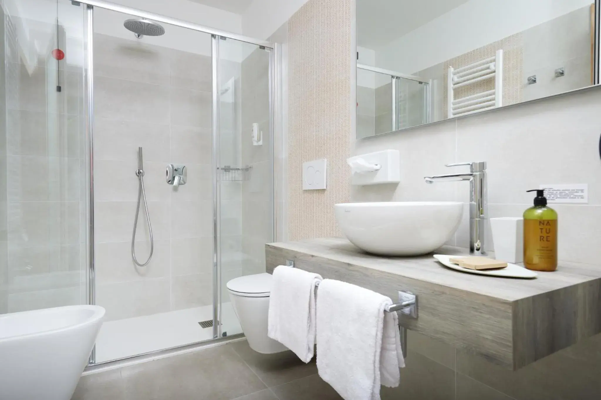 Shower, Bathroom in Hotel Villa Smeralda