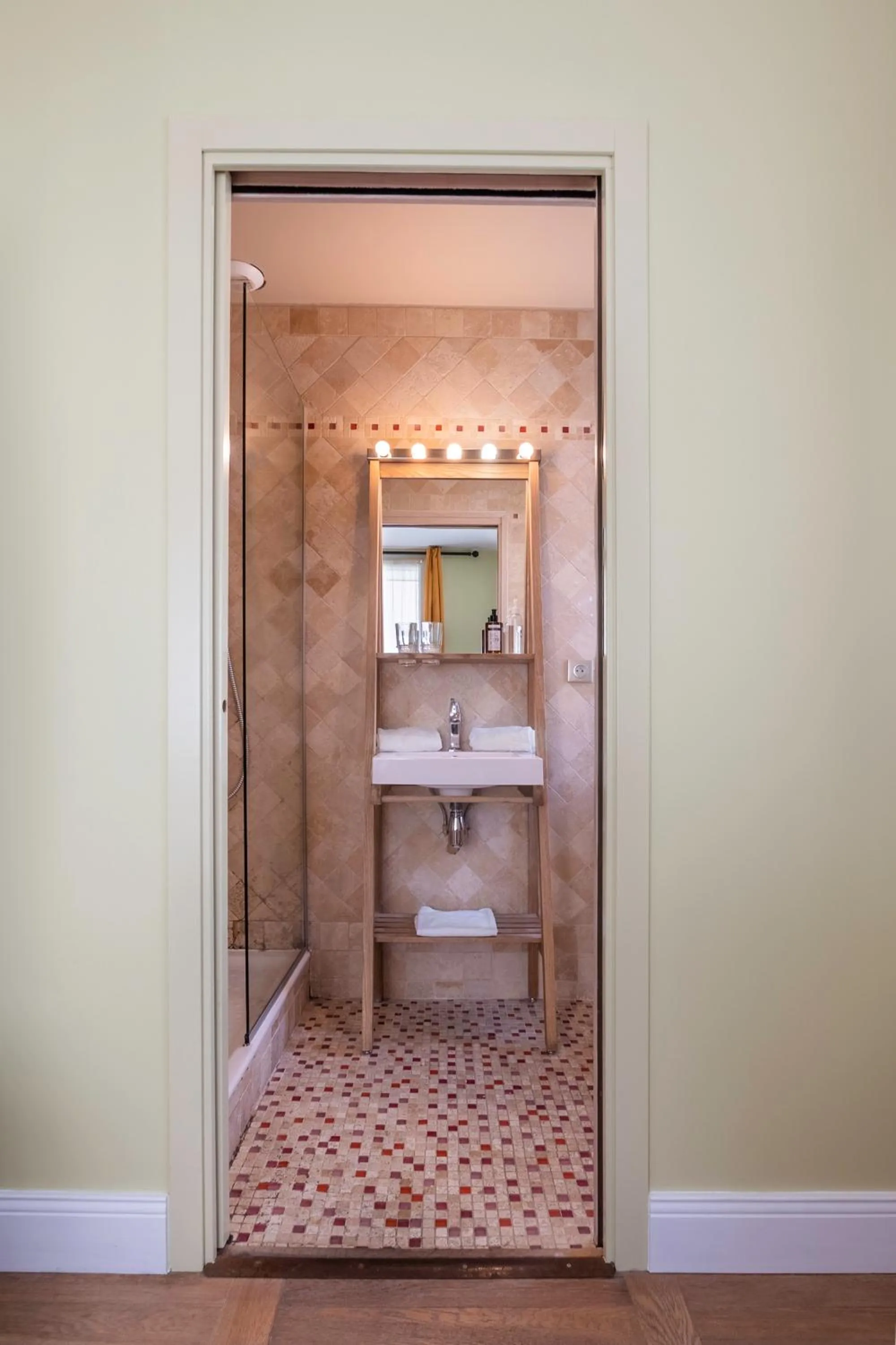 Bathroom in Hôtel Cosmopolitain