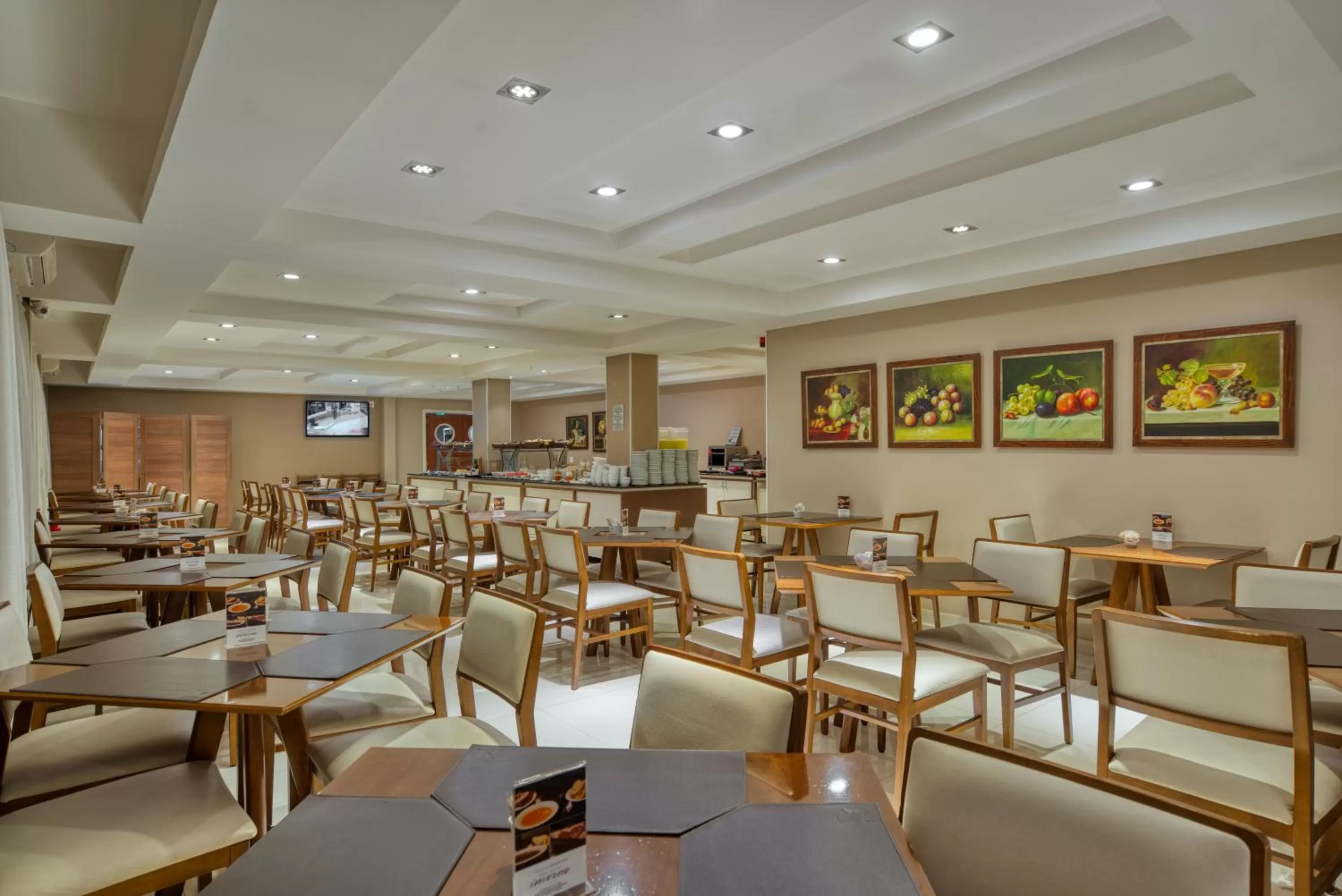 Restaurant/places to eat in Viale Tower Hotel