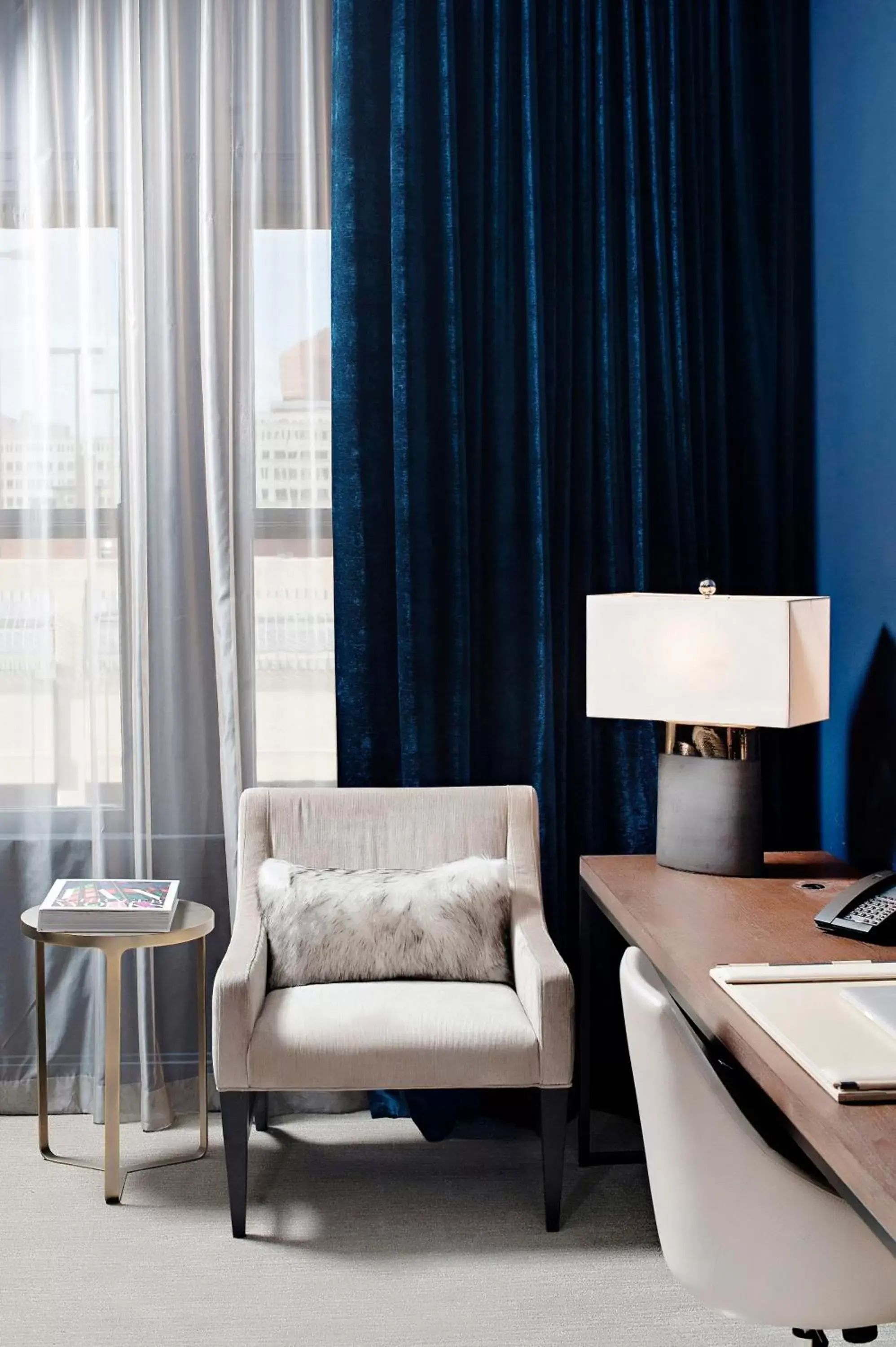 Bedroom, Seating Area in Hotel Covington Cincinnati Riverfront