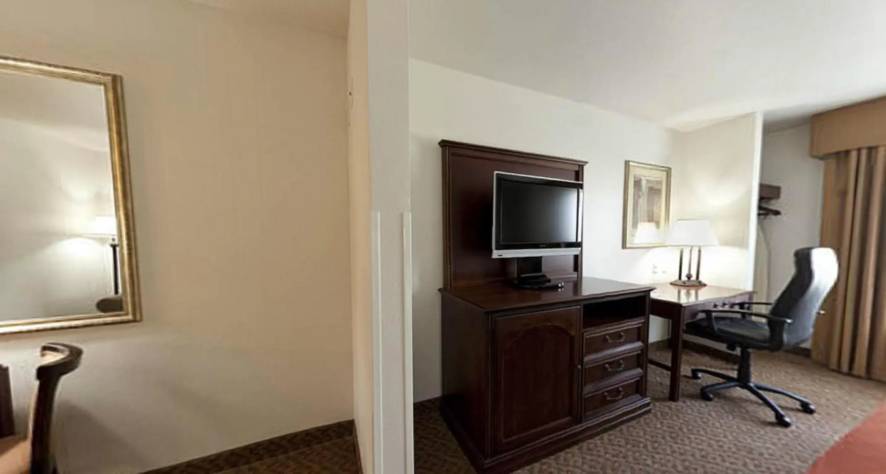 TV/Entertainment Center in Holiday Inn Express Hotel & Suites Cherry Hills, an IHG Hotel