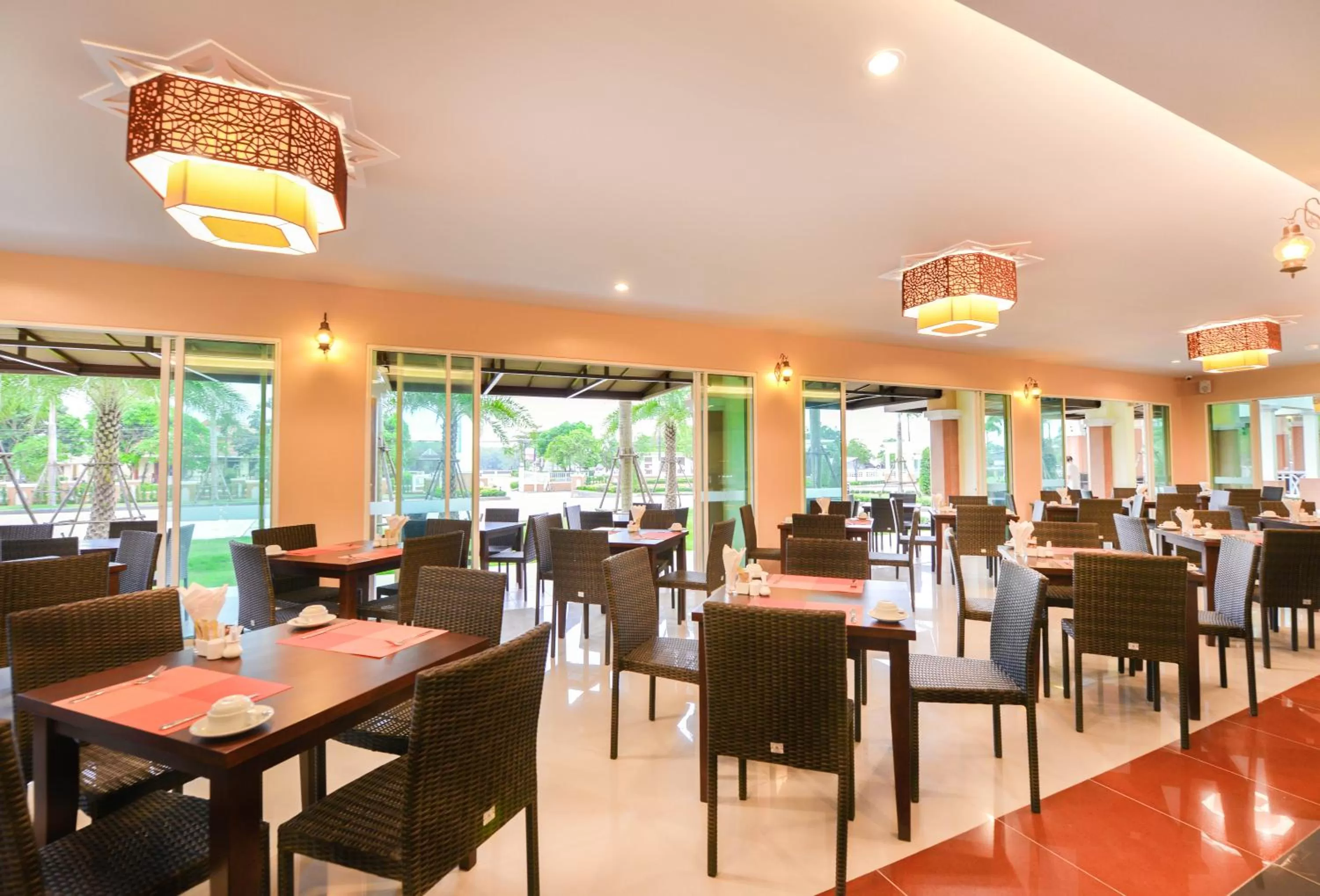 Restaurant/places to eat in Krabi Front Bay Resort